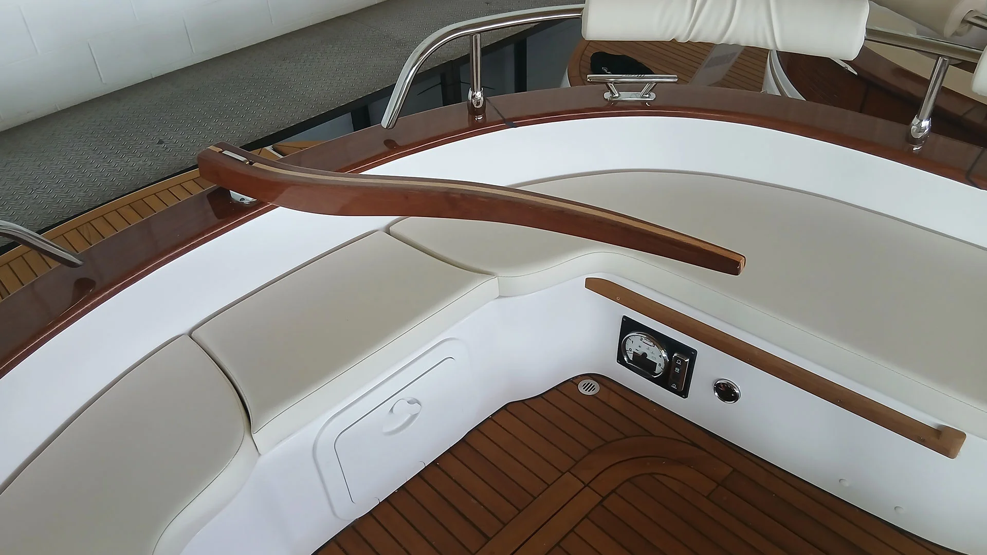 barco-nuevo-entrega-inmediata-cantieri-mimi-libeccio-7-classic-caña-timon