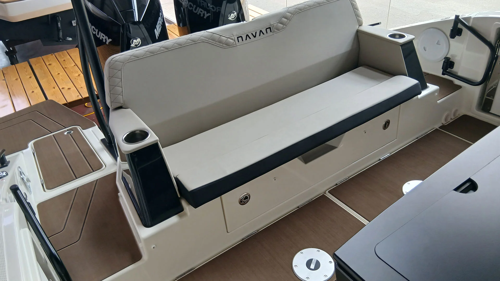 barco-nuevo-entrega-inmediata-navan-c30-asiento-popa