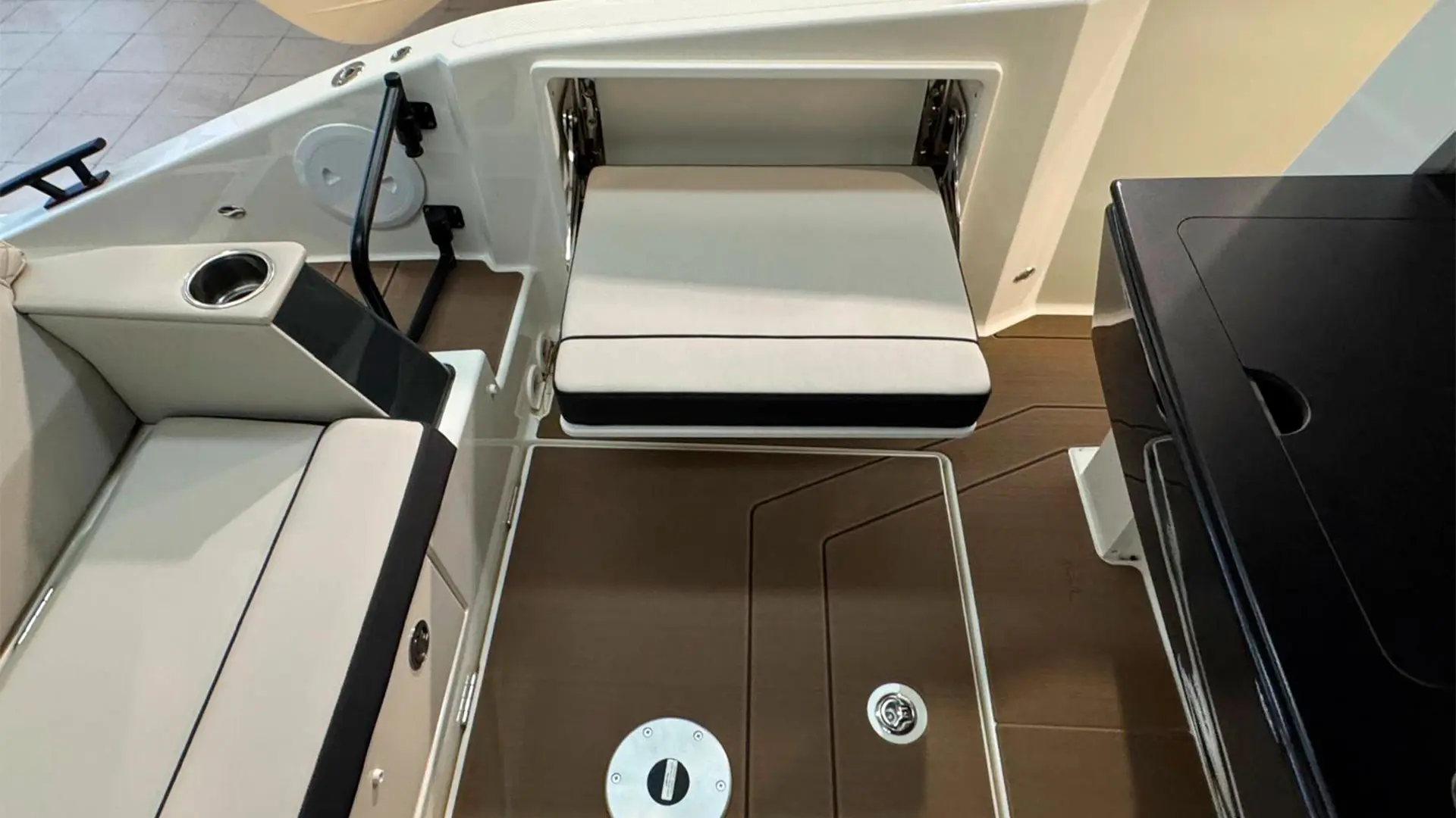 Barco nuevo entrega inmediata Navan C30 Cabin ap -Asiento adicional