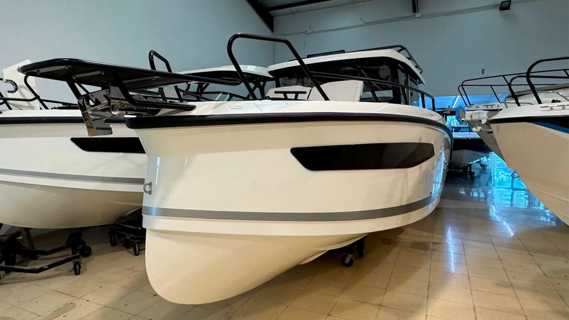 Barco nuevo entrega inmediata Navan C30 Cabin ap - Casco