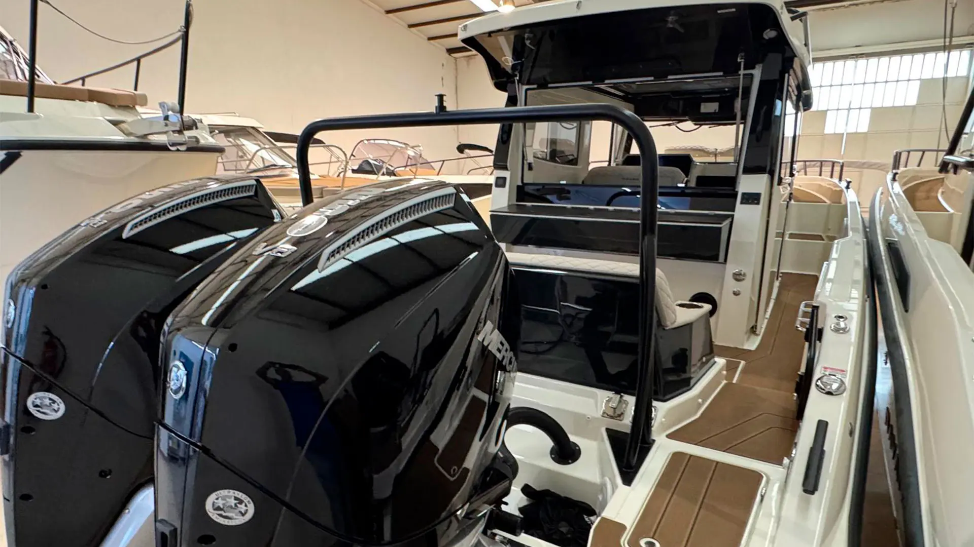 Barco nuevo entrega inmediata Navan C30 Cabin ap - Desde popa