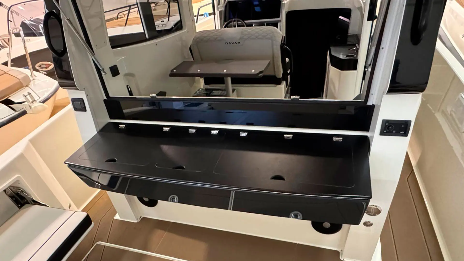 Barco nuevo entrega inmediata Navan C30 Cabin ap - Detalle