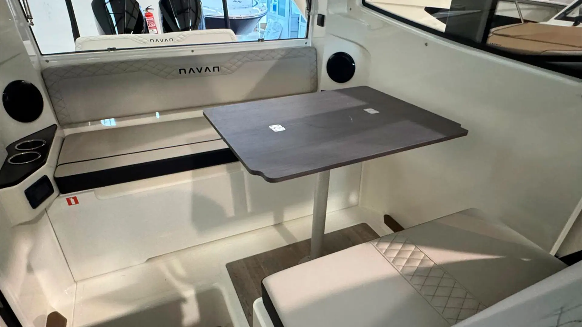 Barco nuevo entrega inmediata Navan C30 Cabin ap - Picnic