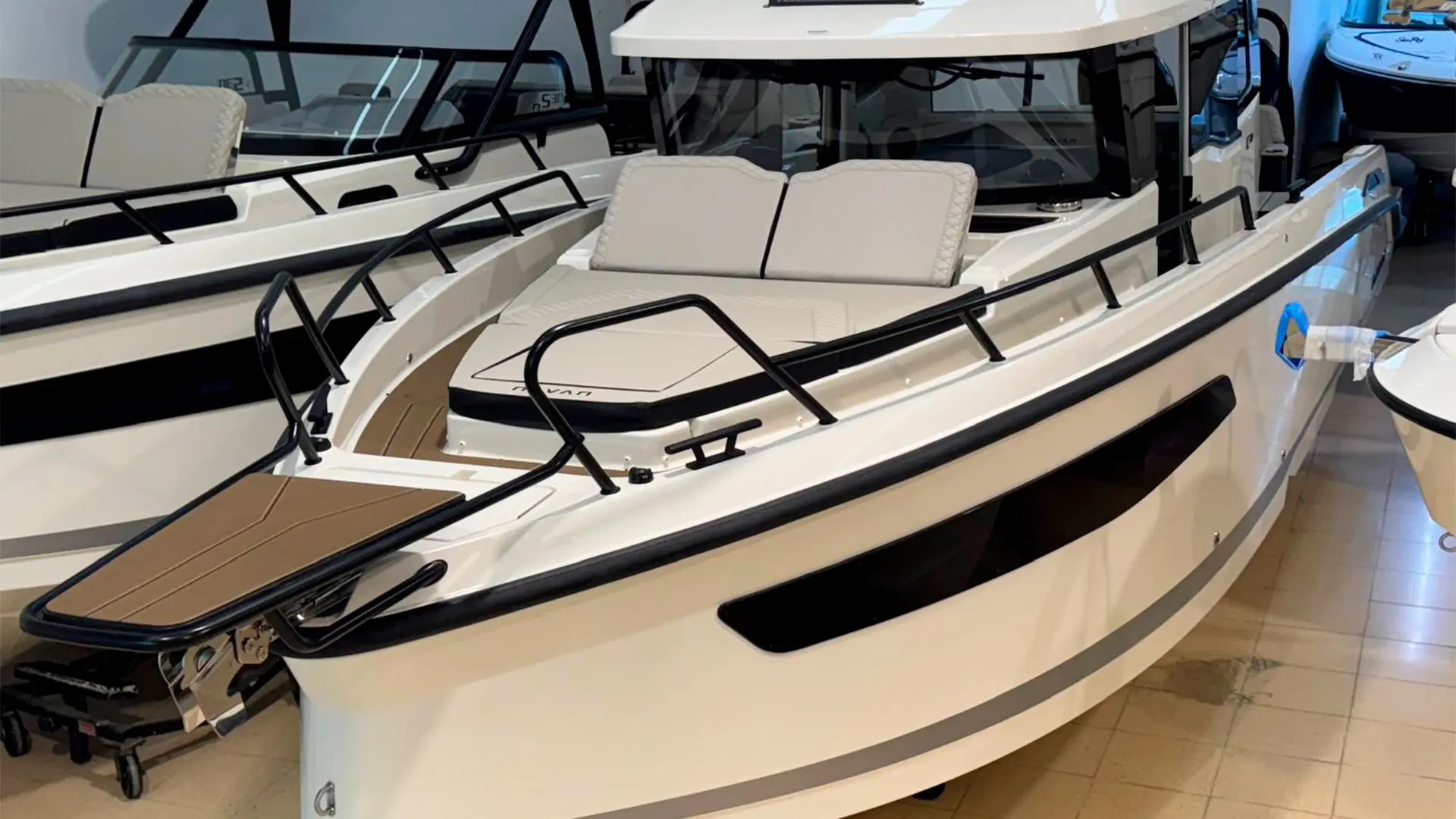 Barco nuevo entrega inmediata Navan C30 Cabin ap - Primer plano