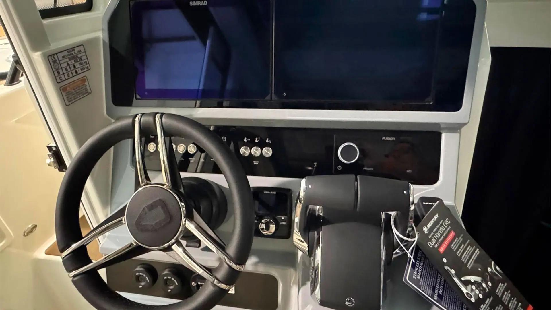 Barco nuevo entrega inmediata Navan C30 Cabin ap - Volante