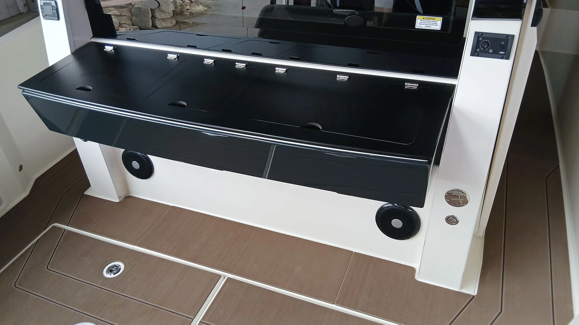 barco-nuevo-entrega-inmediata-navan-c30-cocina-exterior