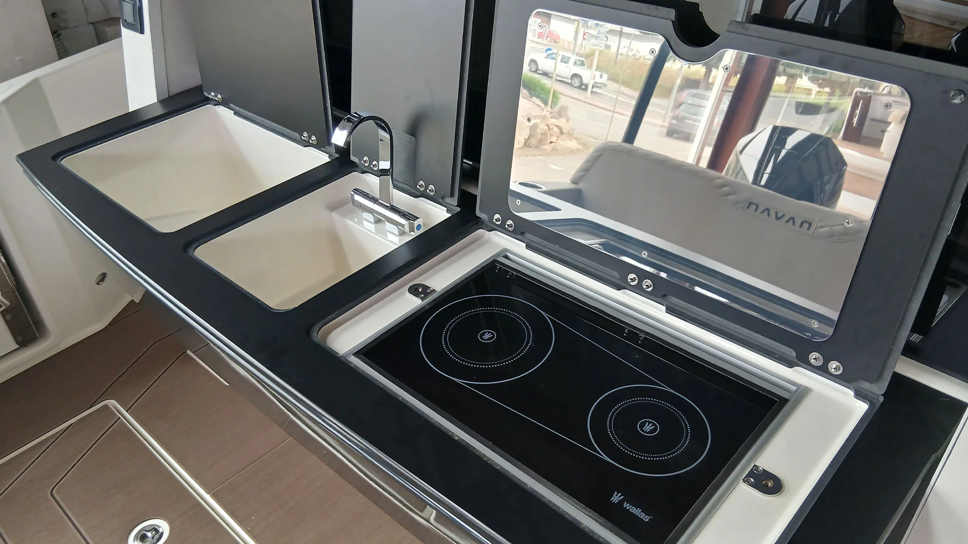 barco-nuevo-entrega-inmediata-navan-c30-vista-cocina-exterior