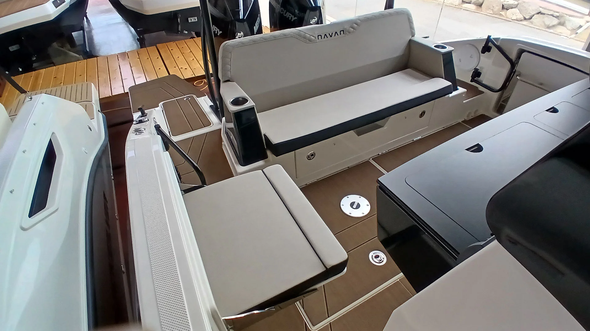 barco-nuevo-entrega-inmediata-navan-c30-zona-popa