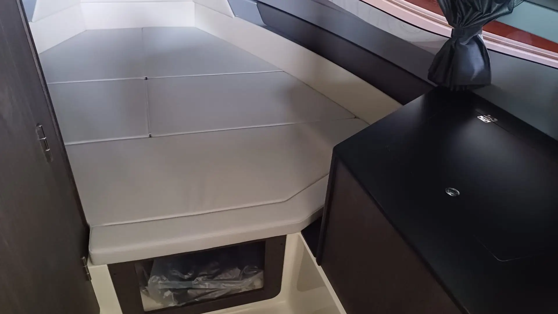 Barco nuevo entrega inmediata Navan S30 - Camarote