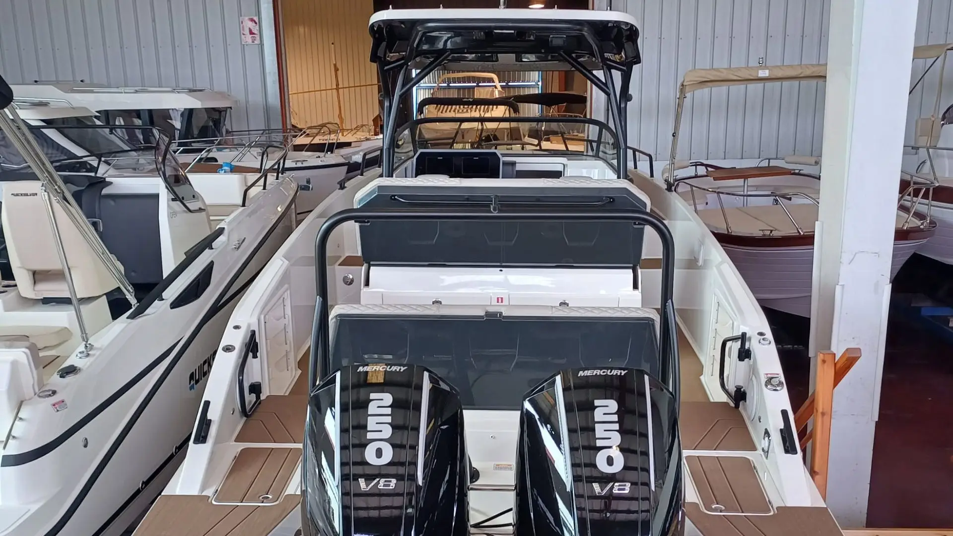 Barco nuevo entrega inmediata Navan S30 - Vista popa