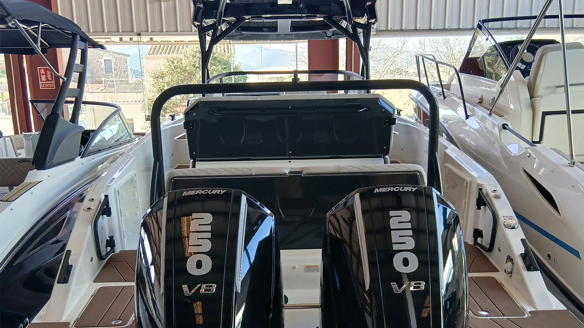 barco-nuevo-entrega-inmediata-navan-s30-desde-popa