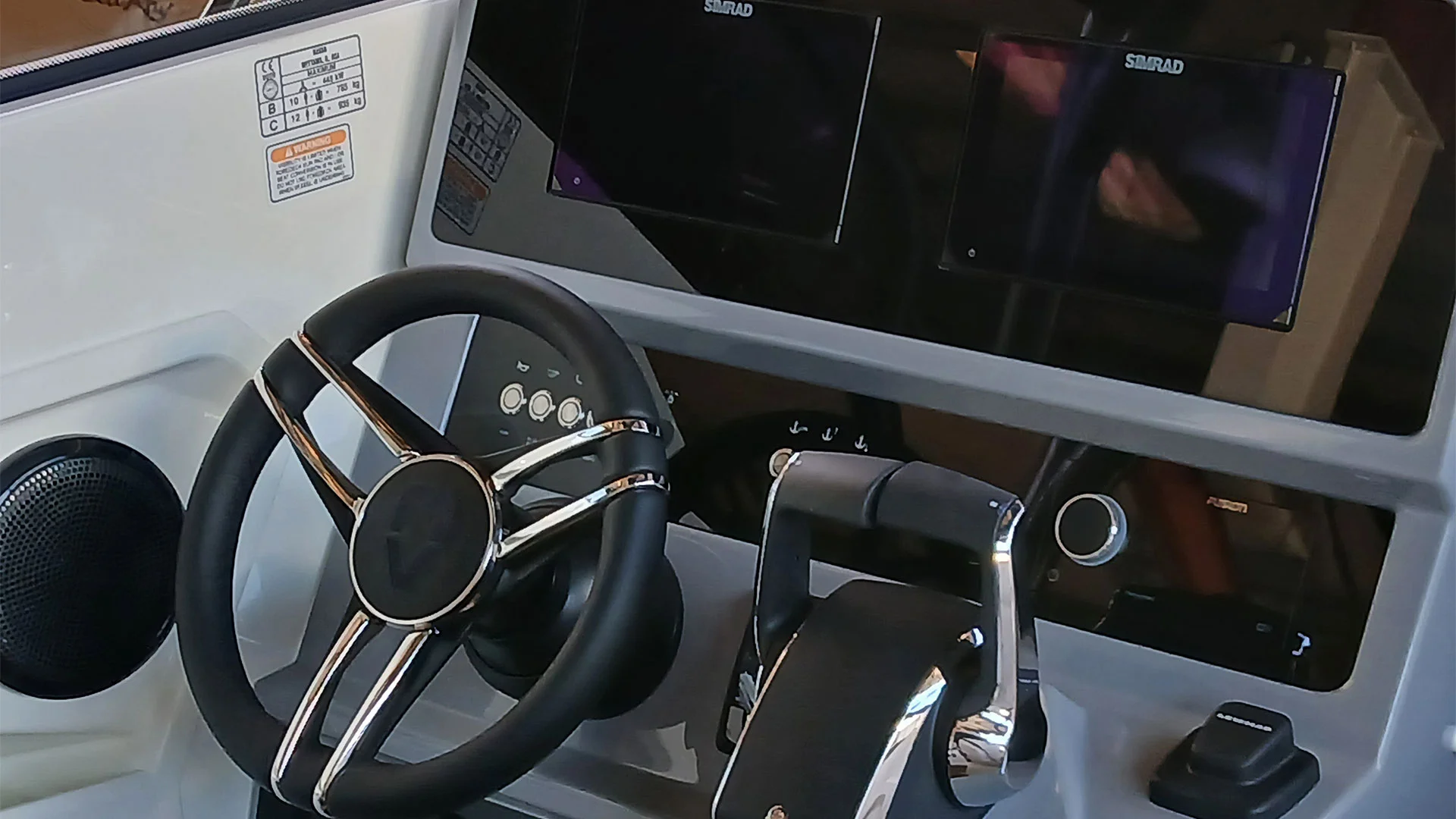 barco-nuevo-entrega-inmediata-navan-s30-panel