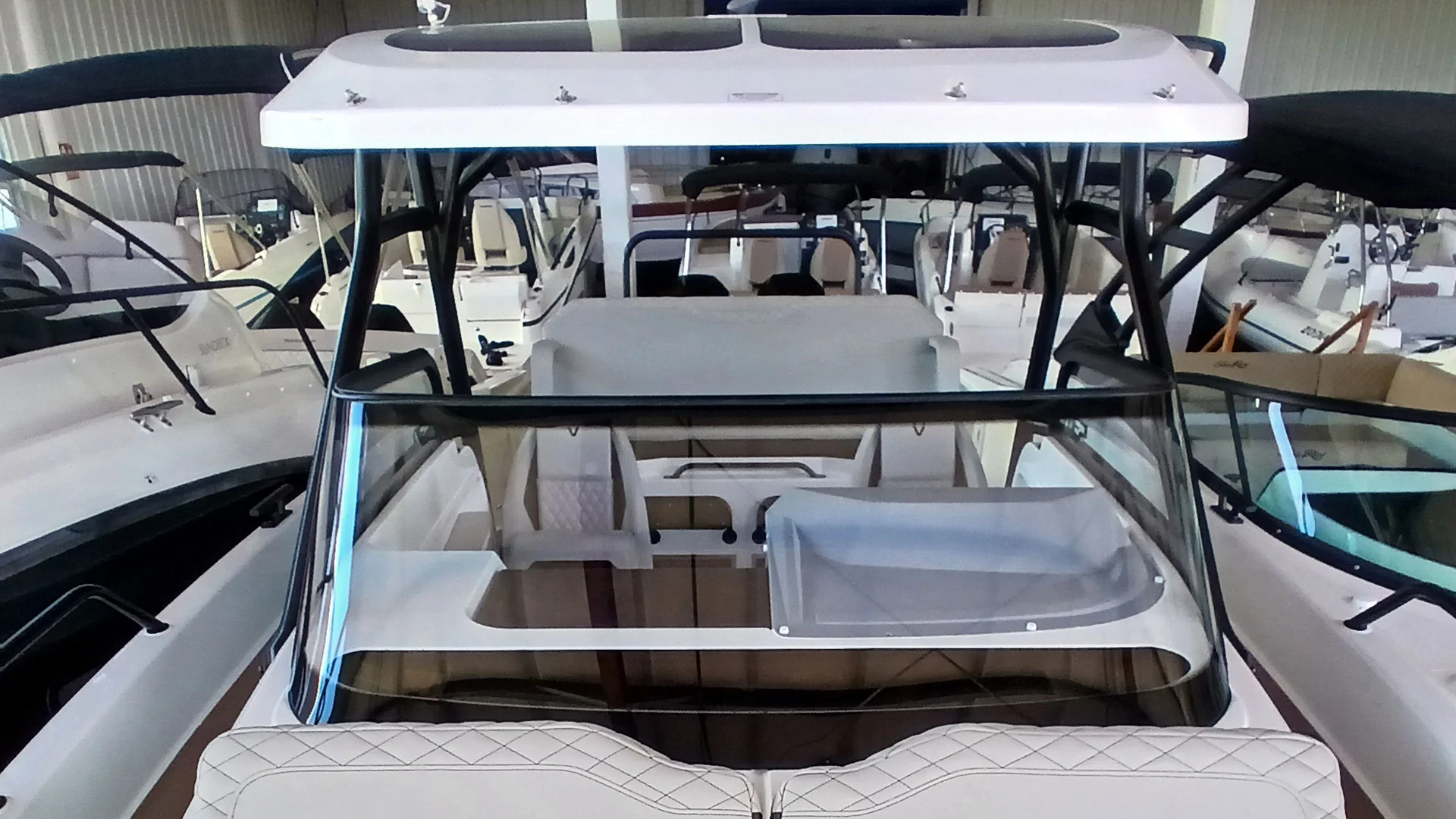 barco-nuevo-entrega-inmediata-navan-s30-parabrisas