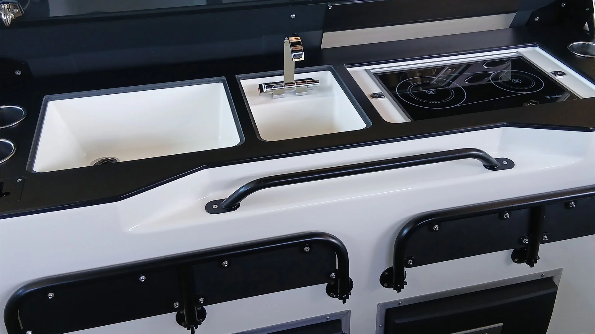 barco-nuevo-entrega-inmediata-navan-s30-vista-cocina