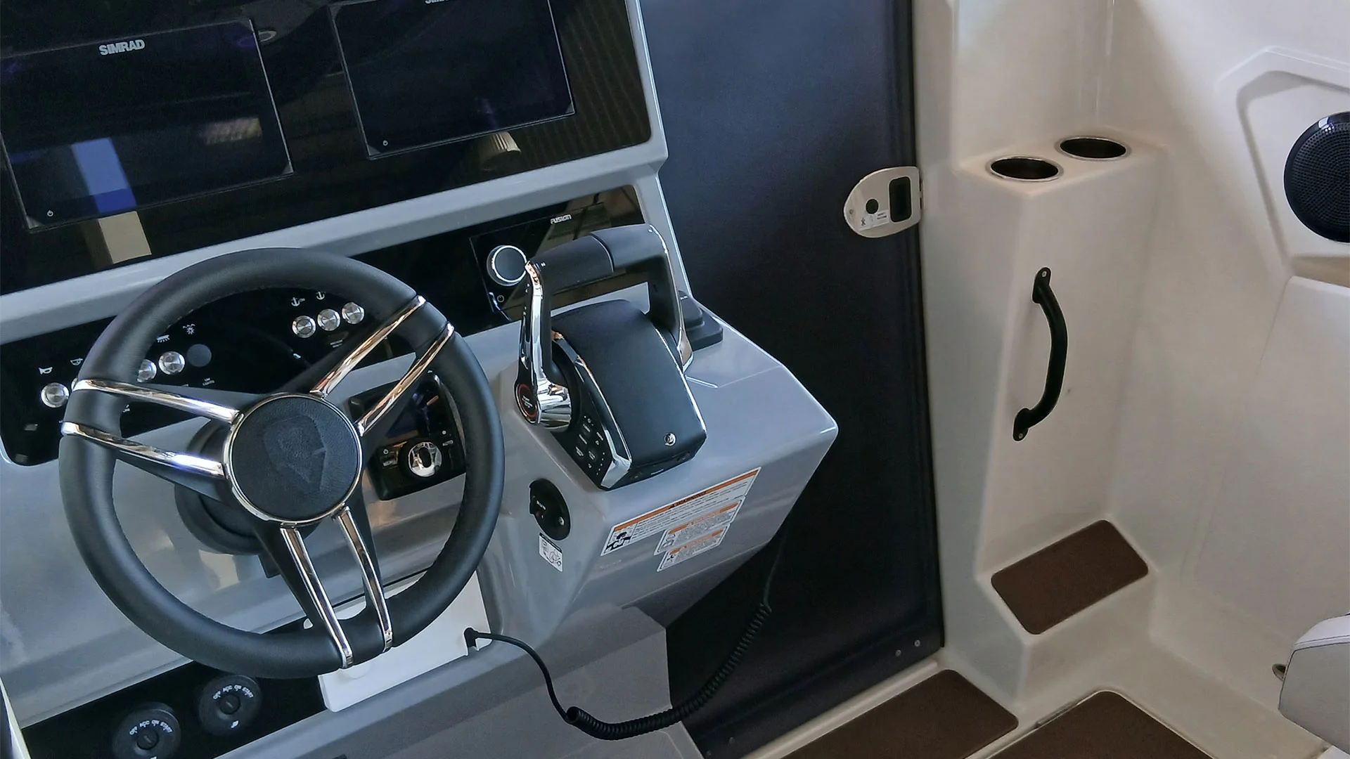 barco-nuevo-entrega-inmediata-navan-s30-volante