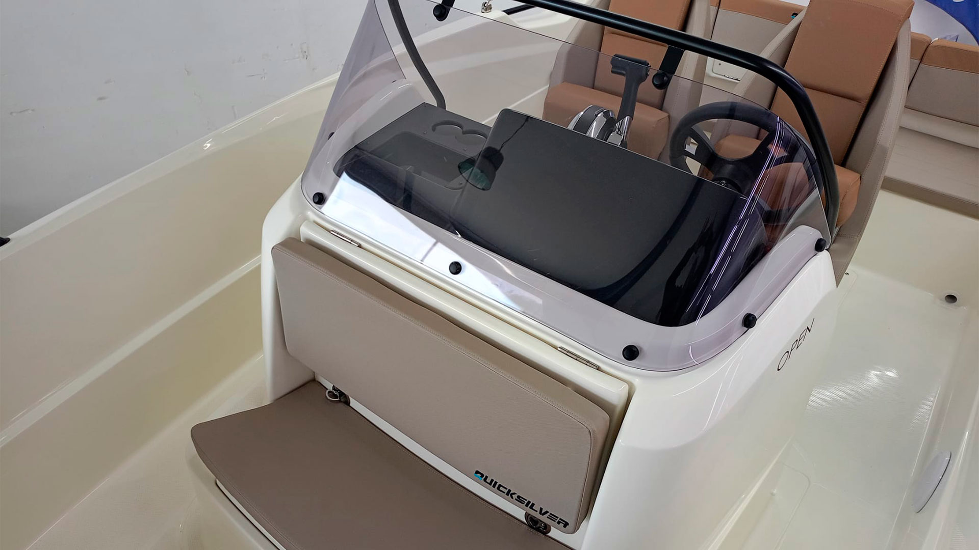 Barco nuevo en stock Quicksilver Activ 555 Open - Asiento consola