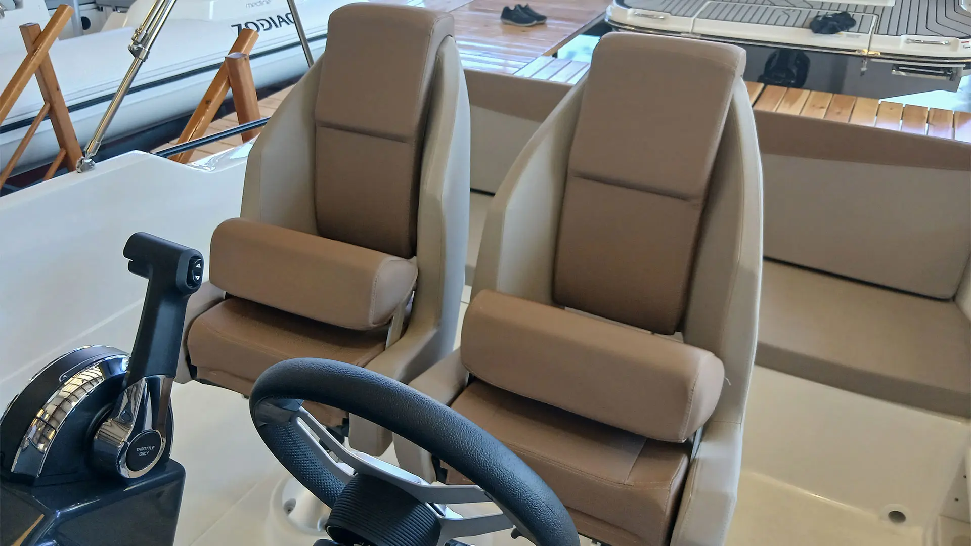 Barco nuevo entrega inmediata Quicksilver Activ 605 Open - Asientos
