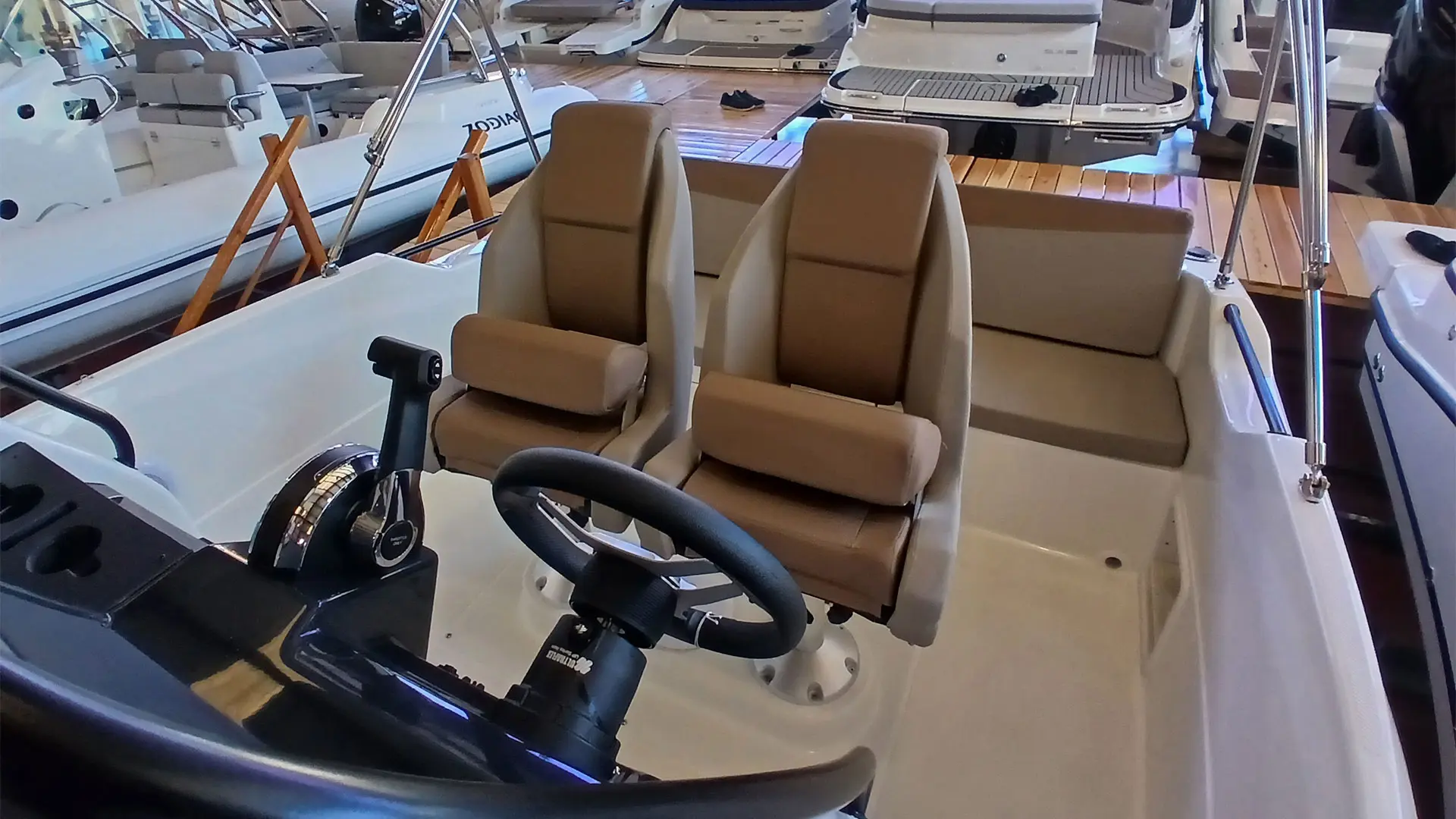 Barco nuevo entrega inmediata Quicksilver Activ 605 Open - Bañera