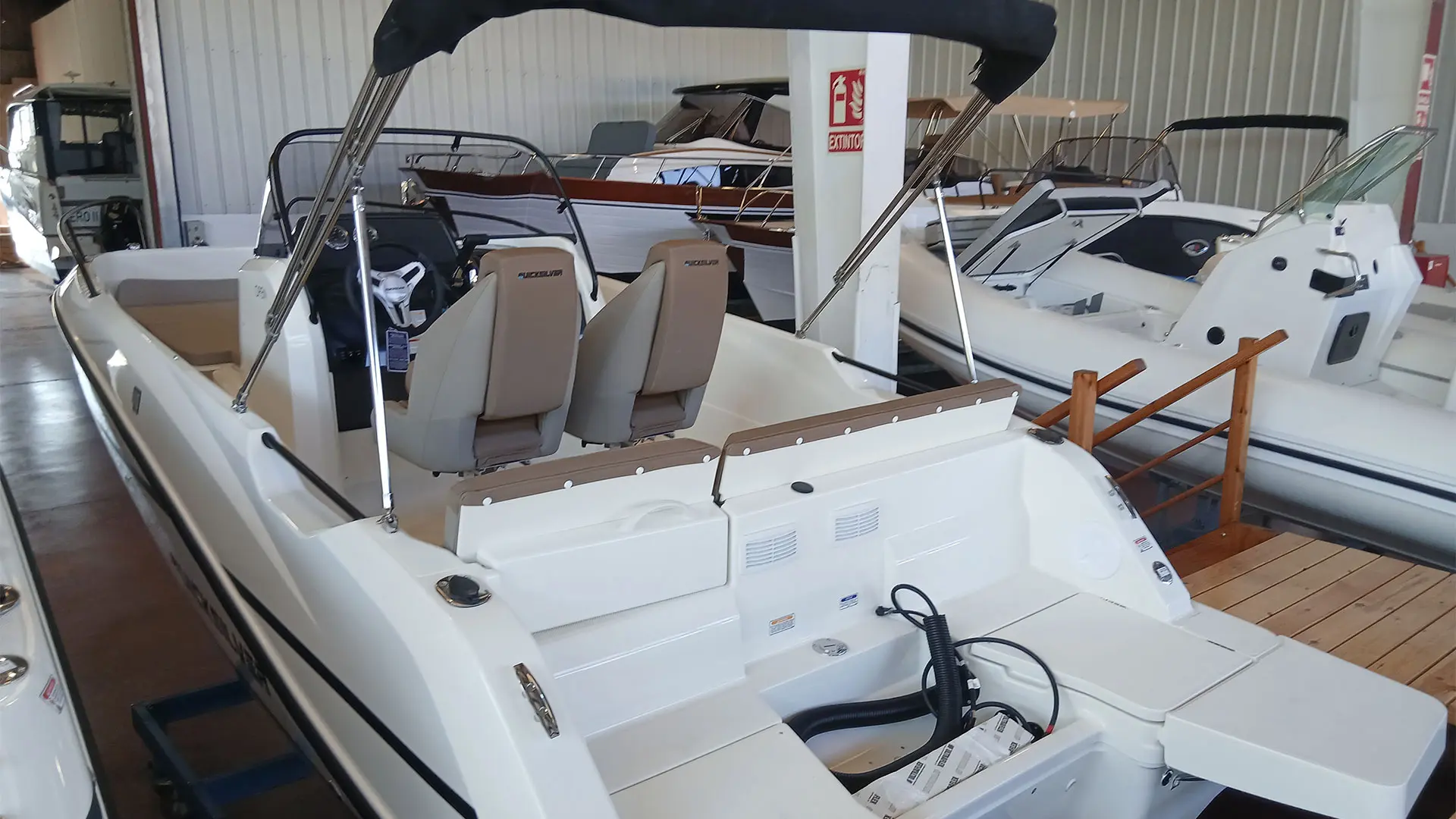 Barco nuevo entrega inmediata Quicksilver Activ 605 Open - Desde popa
