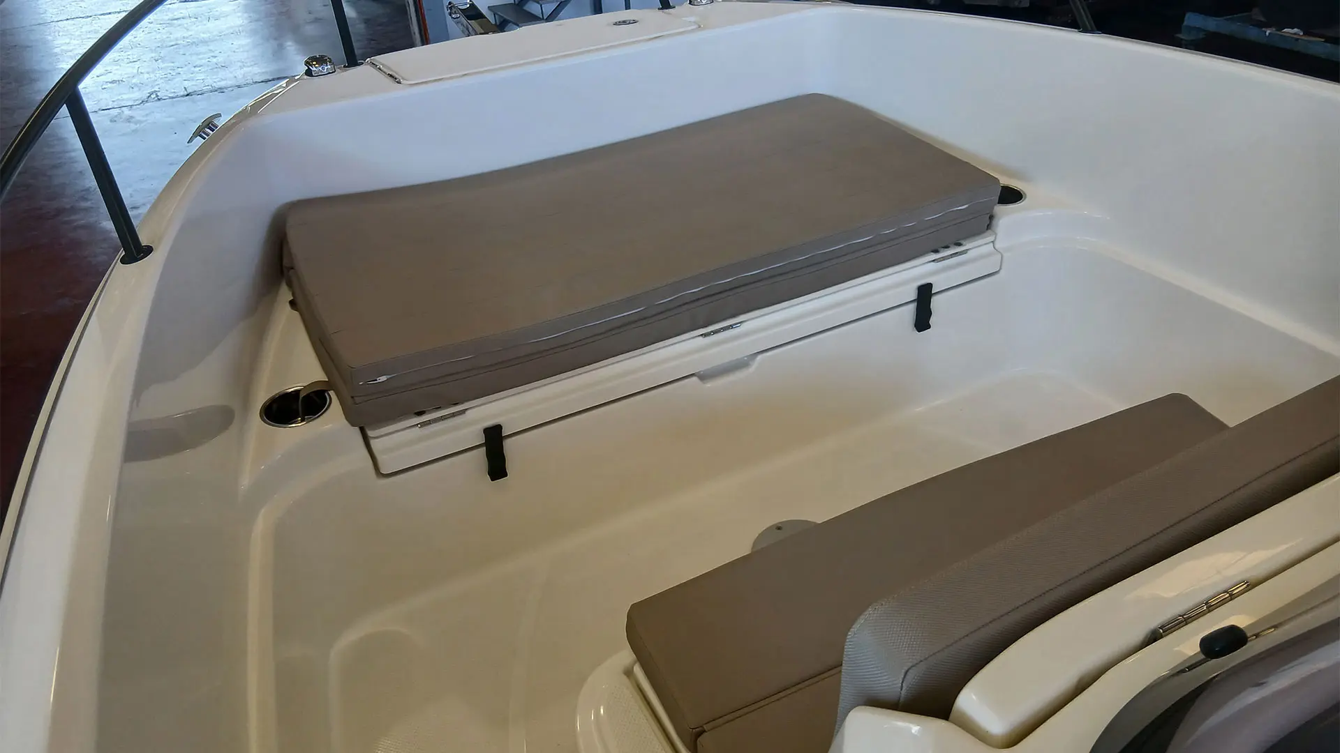 Barco nuevo entrega inmediata Quicksilver Activ 605 Open - Proa