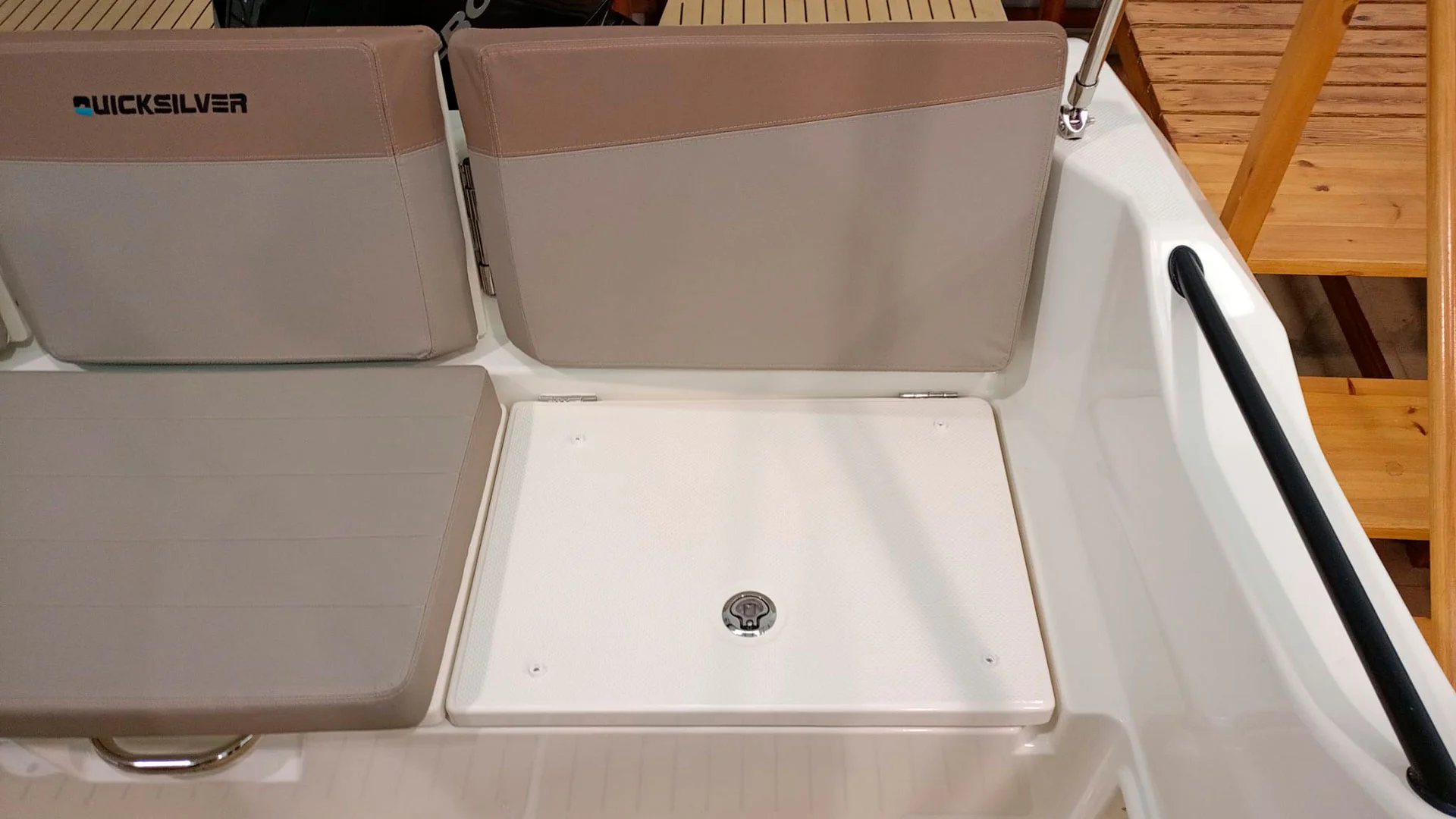 Barco nuevo entrega inmediata Quicksilver Activ 675 Sundeck - Asiento popa