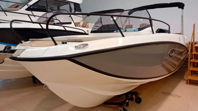 Barco nuevo entrega inmediata Quicksilver Activ 675 Sundeck - Imagen principal