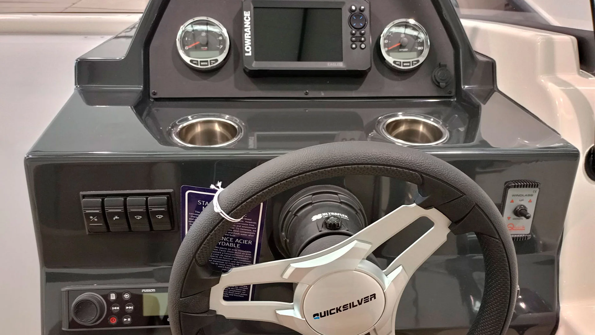 Barco nuevo entrega inmediata Quicksilver Activ 675 Sundeck - Volante