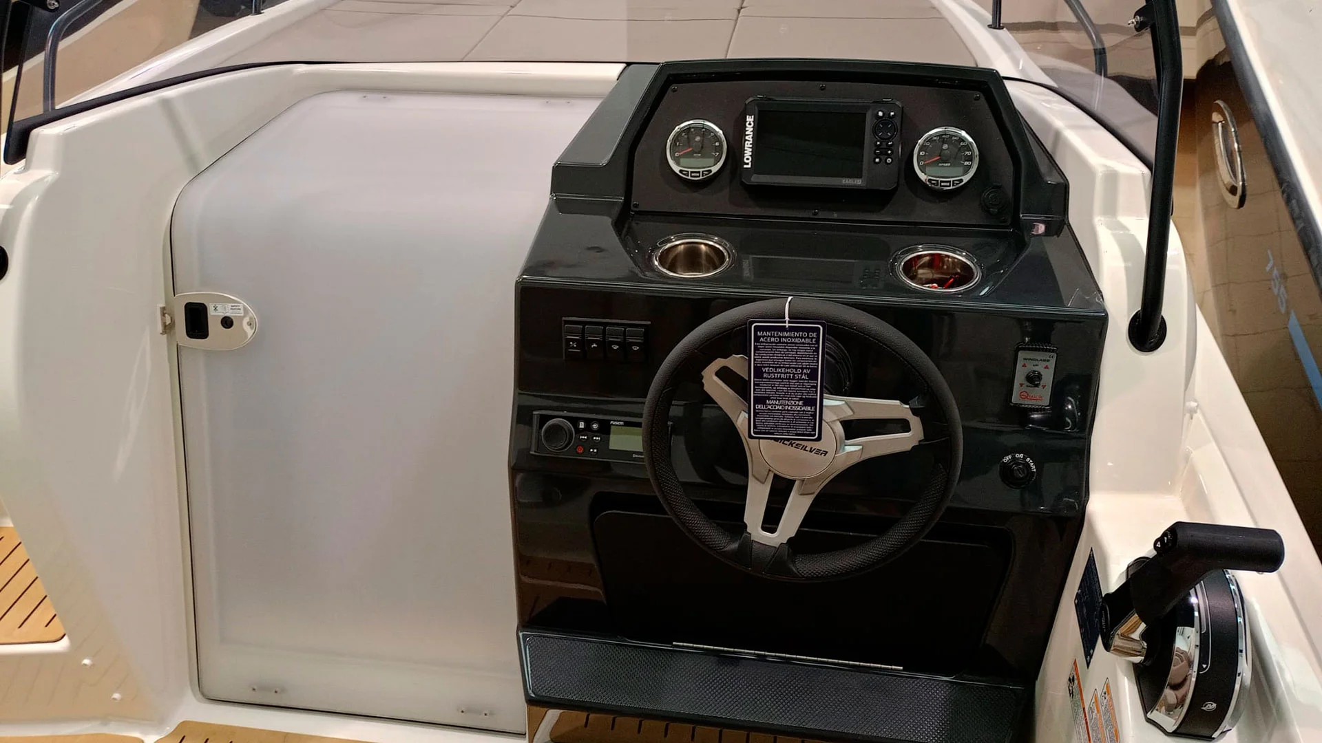 Barco nuevo entrega inmediata Quicksilver Activ 675 Sundeck - zona patrón