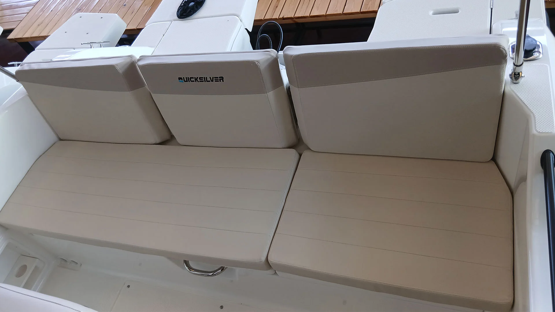 barco-nuevo-entrega-inmediata-quicksilver-activ-705-open-asientos-popa