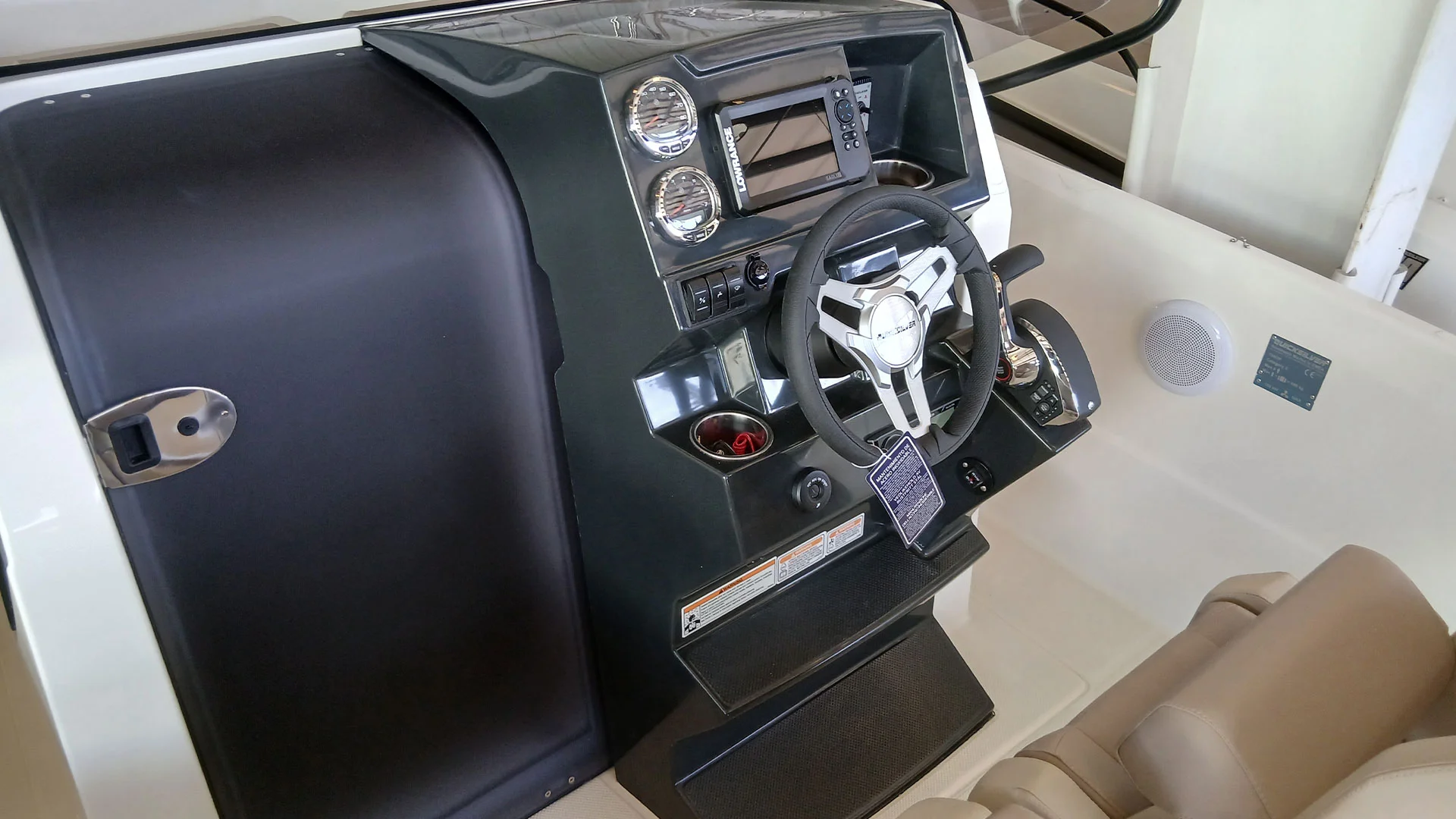 barco-nuevo-entrega-inmediata-quicksilver-activ-705-open-consola