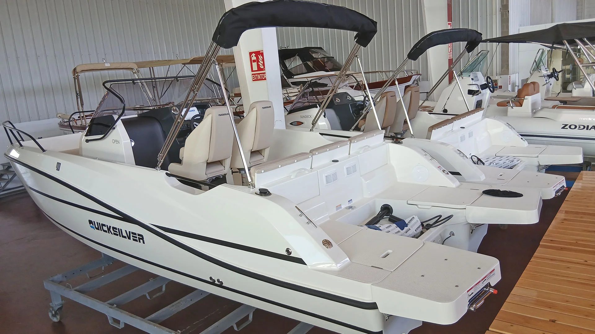 barco-nuevo-entrega-inmediata-quicksilver-activ-705-open-en-expsicion