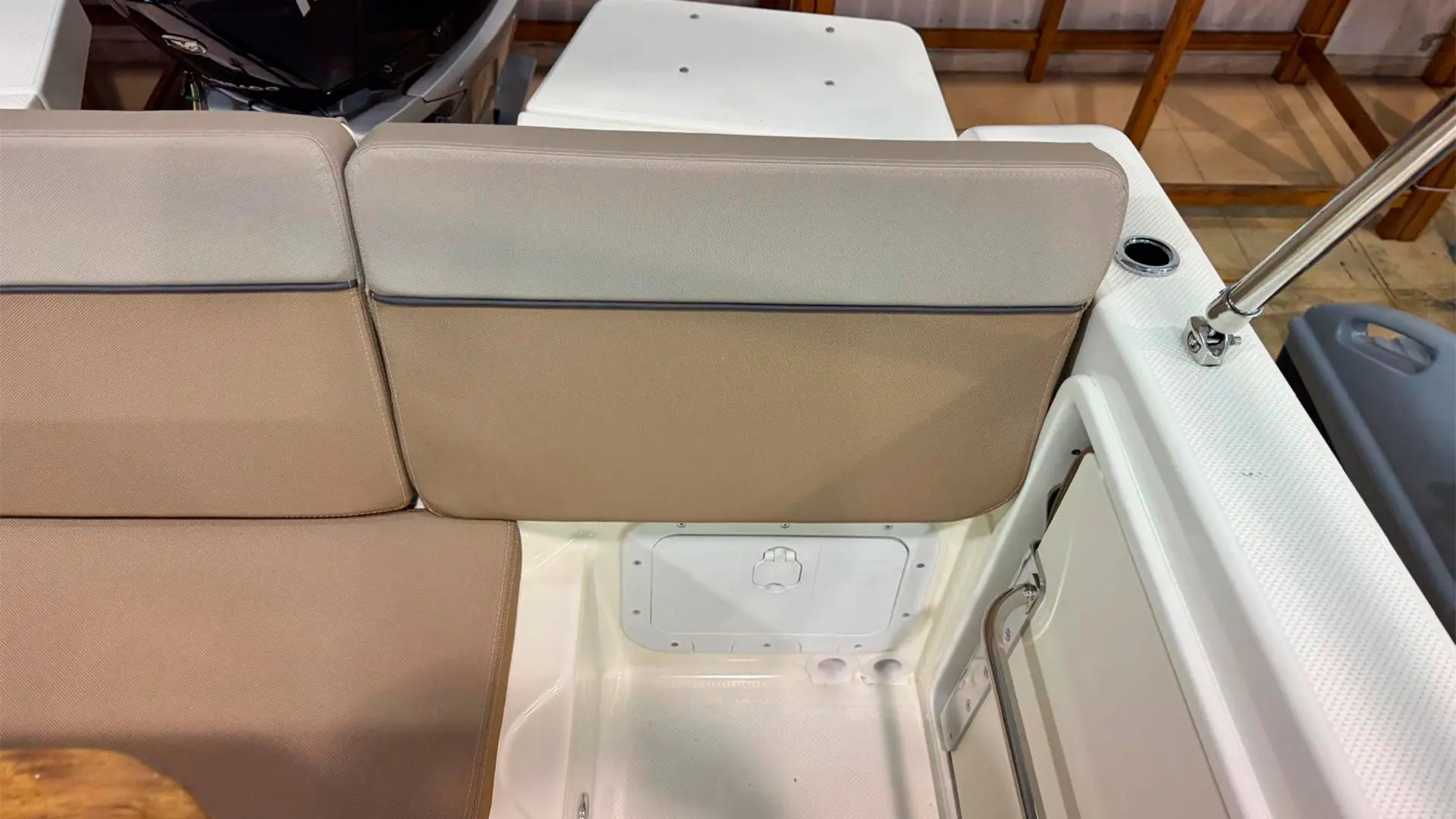 Barco nuevo entrega inmediata Quicksilver Activ 755 Sundeck ap- Acceso