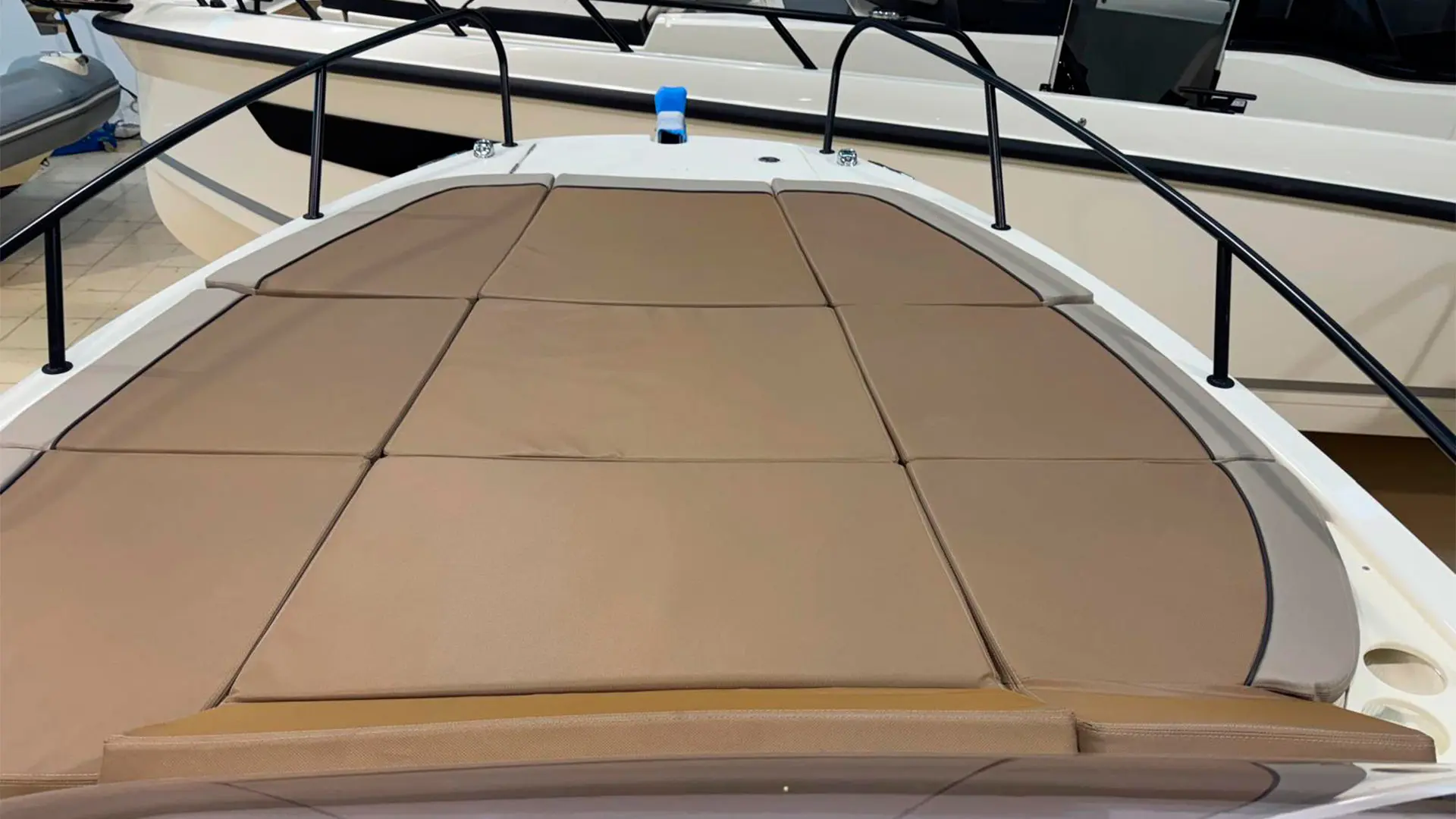 Barco nuevo entrega inmediata Quicksilver Activ 755 Sundeck ap- Solárium