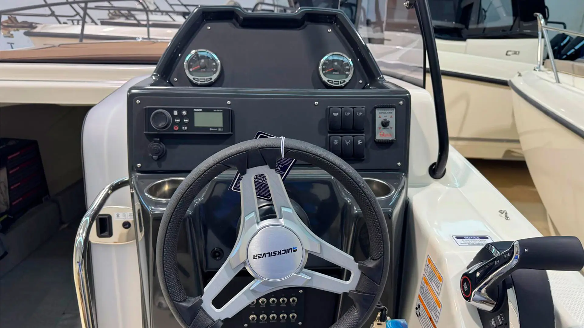 Barco nuevo entrega inmediata Quicksilver Activ 755 Sundeck ap- Zona patrón