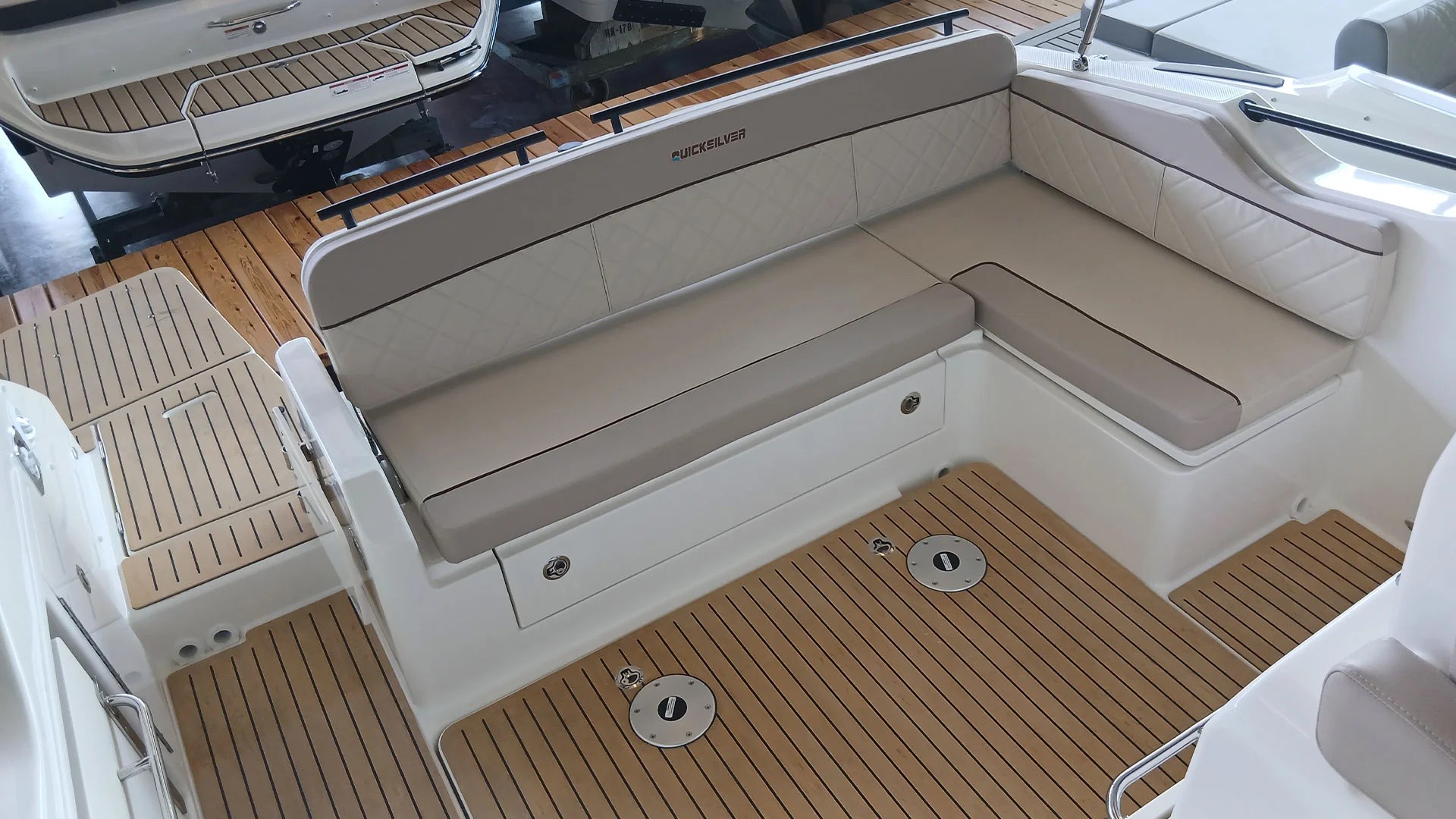 barco-nuevo-entrega-inmediata-quicksilver-activ-875-sundeck-asientos-popa