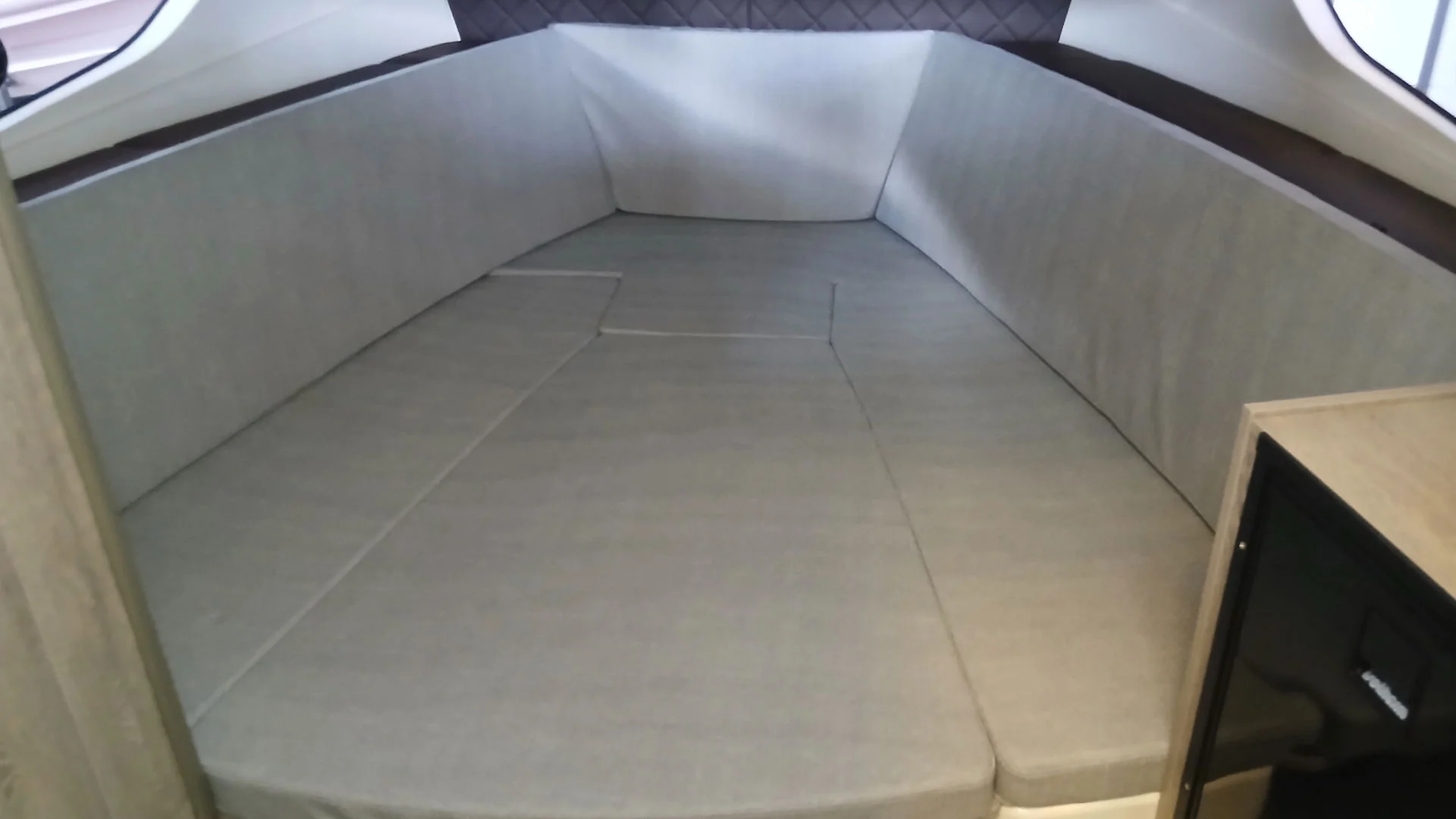 barco-nuevo-entrega-inmediata-quicksilver-activ-875-sundeck-cama
