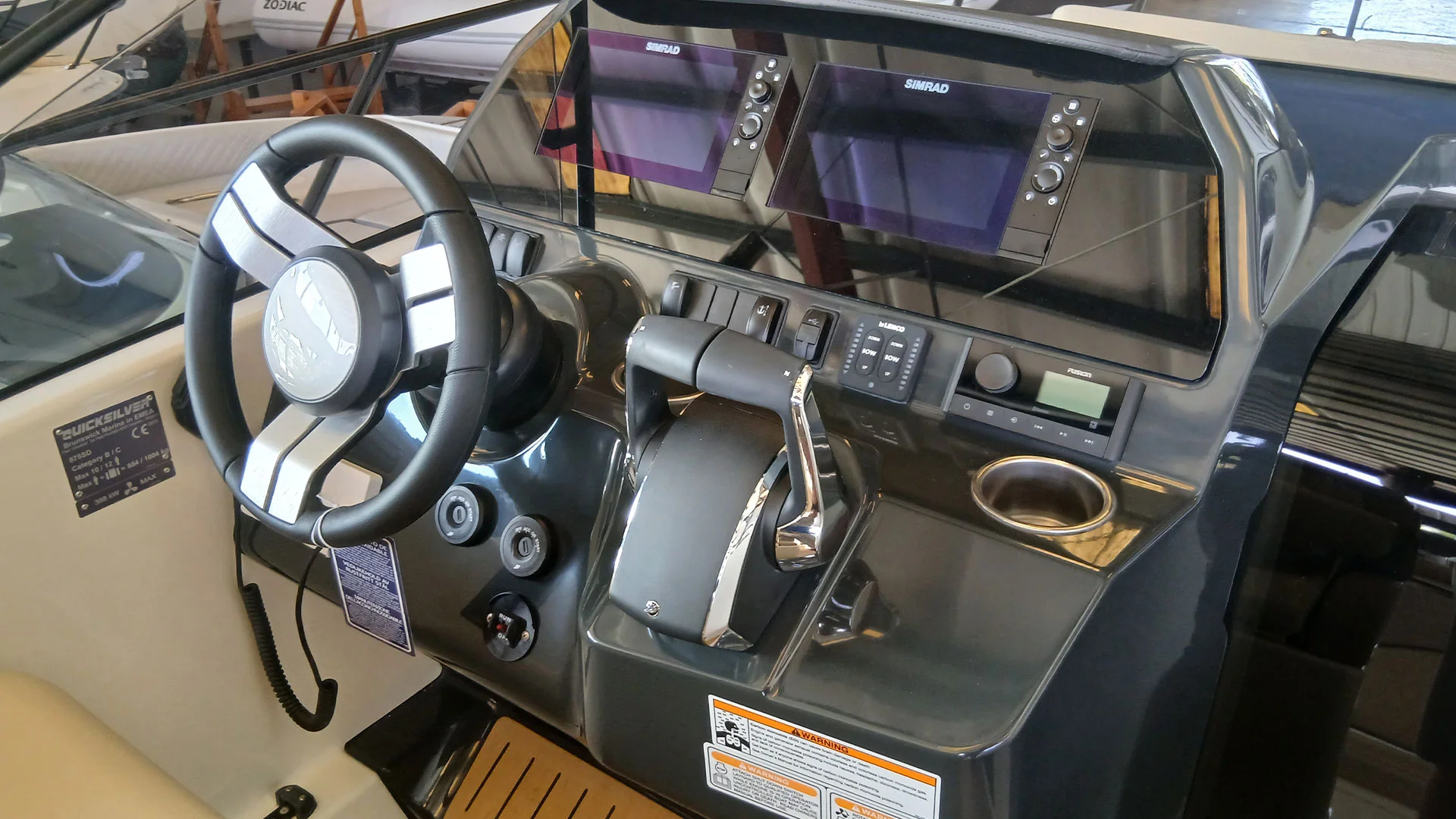 barco-nuevo-entrega-inmediata-quicksilver-activ-875-sundeck-consola