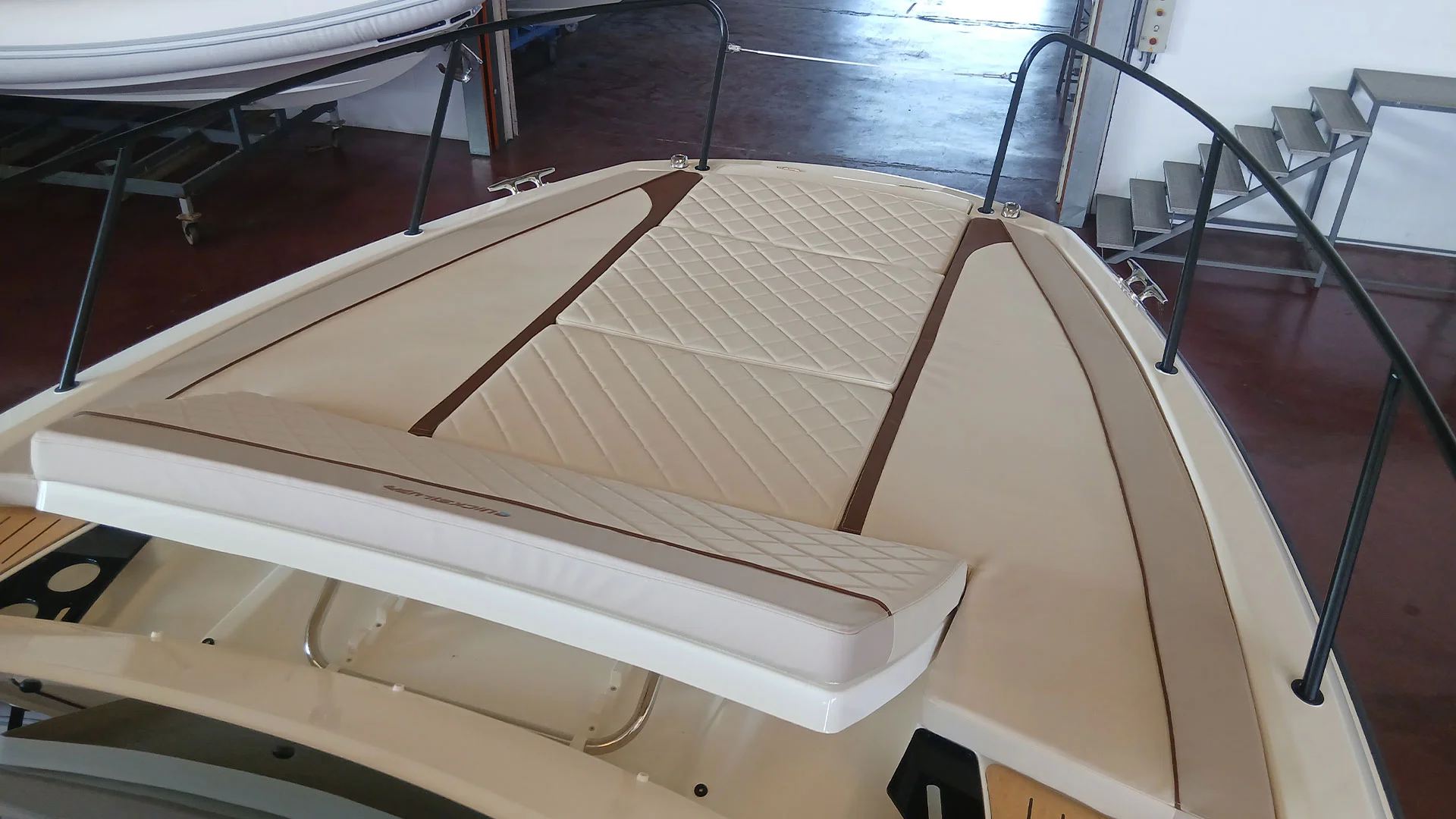 barco-nuevo-entrega-inmediata-quicksilver-activ-875-sundeck-solarium