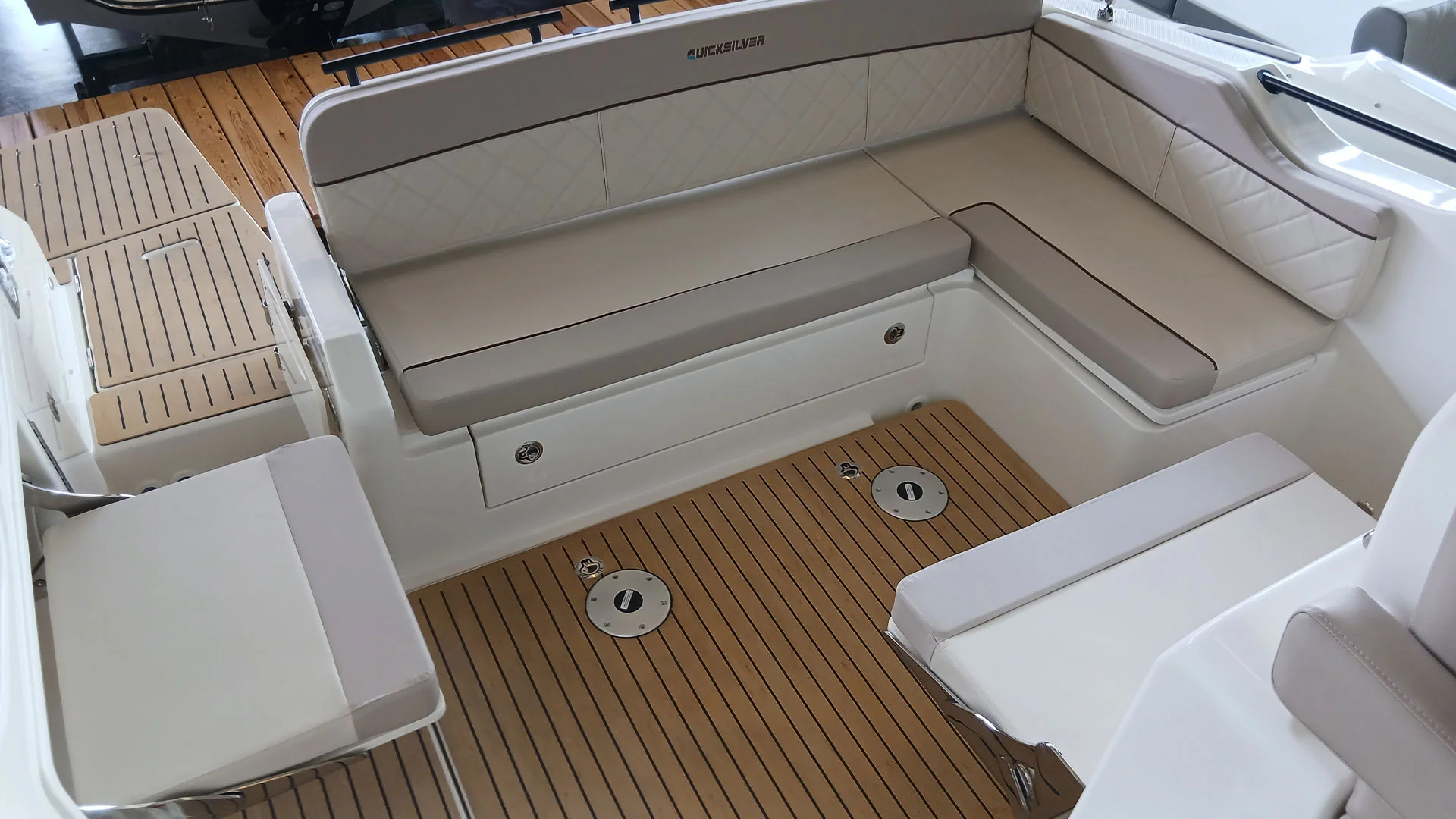 barco-nuevo-entrega-inmediata-quicksilver-activ-875-sundeck-zona-popa