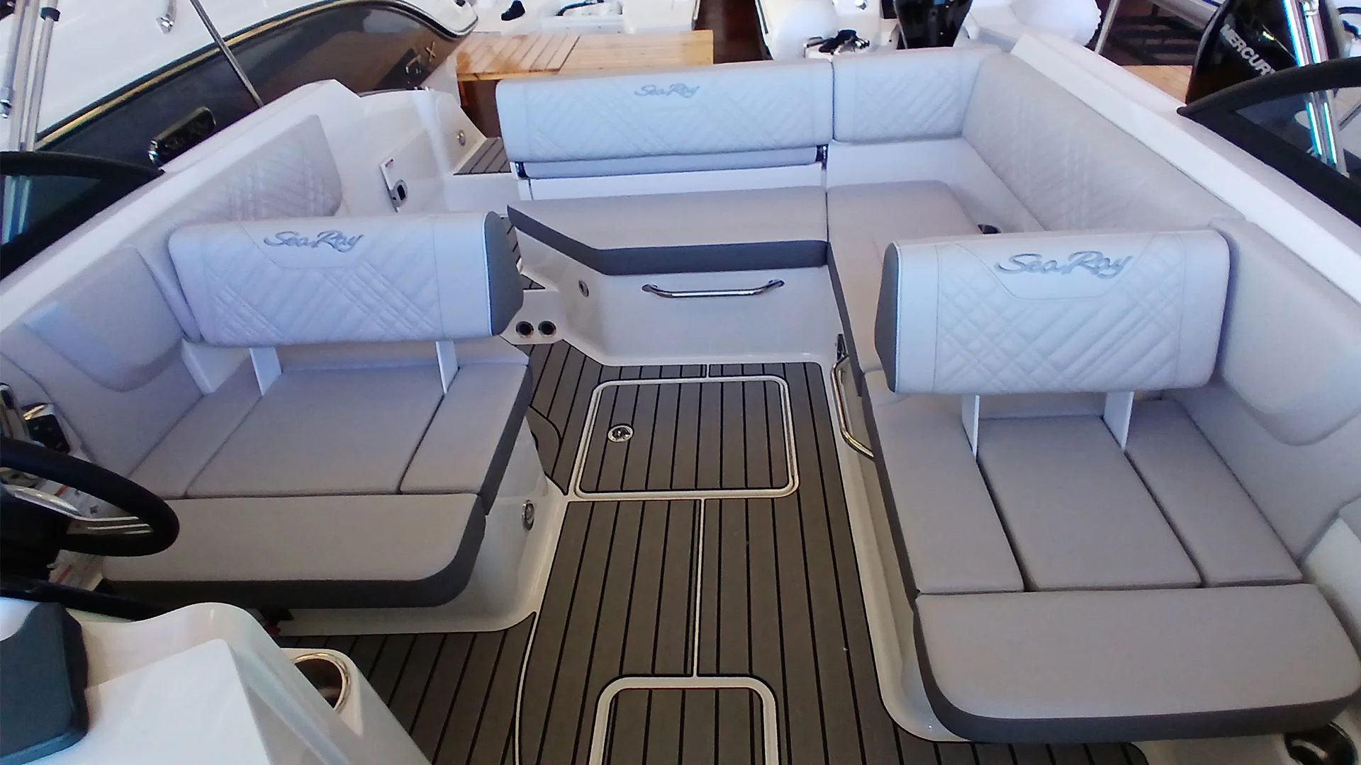 barco-nuevo-entrega-inmediata-sea-ray-sdx-230-bañera