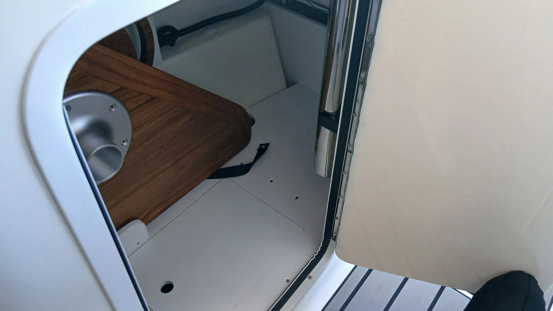 barco-nuevo-entrega-inmediata-sea-ray-sdx-230-cofre