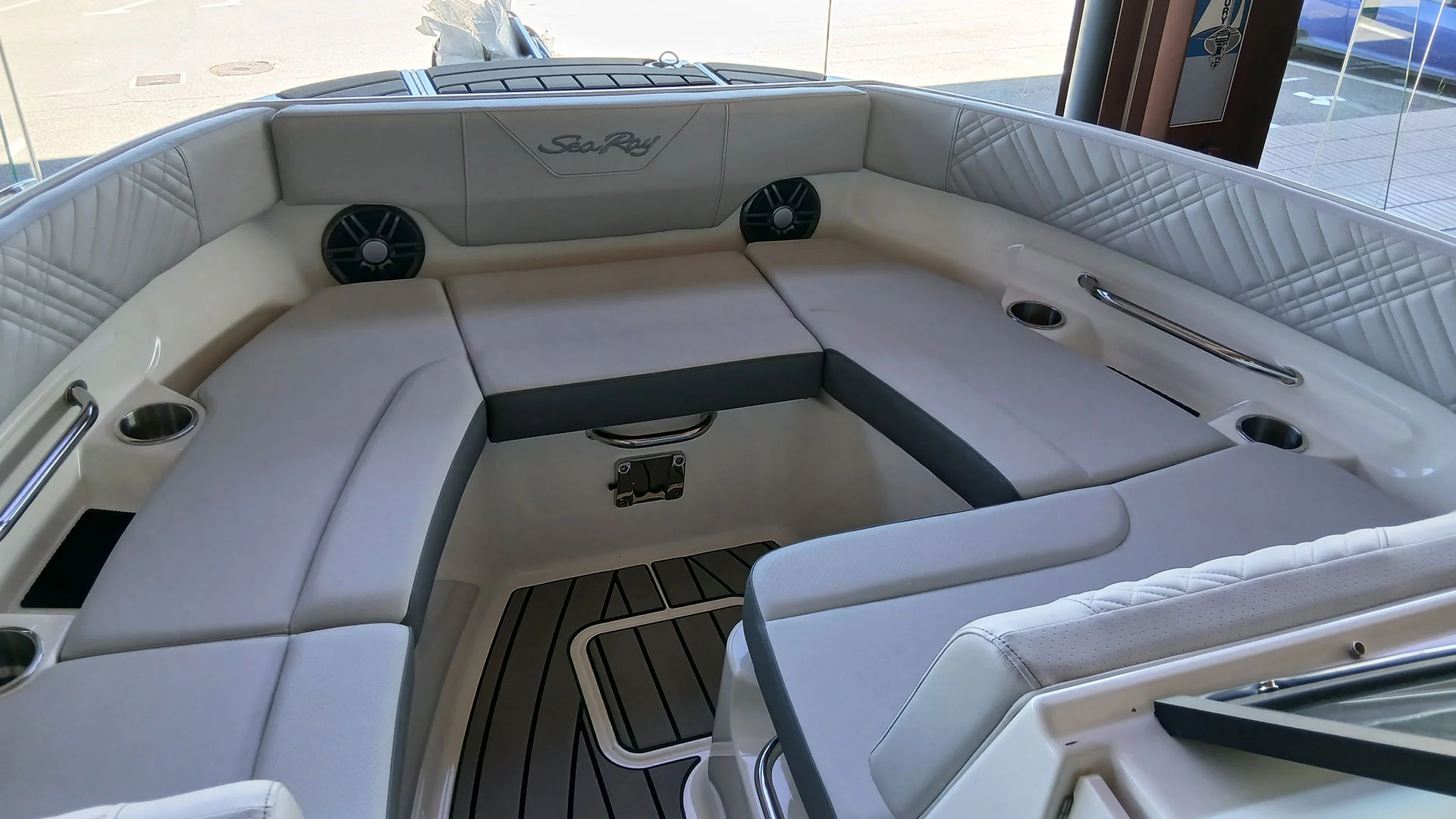barco-nuevo-entrega-inmediata-sea-ray-sdx-230-solarium