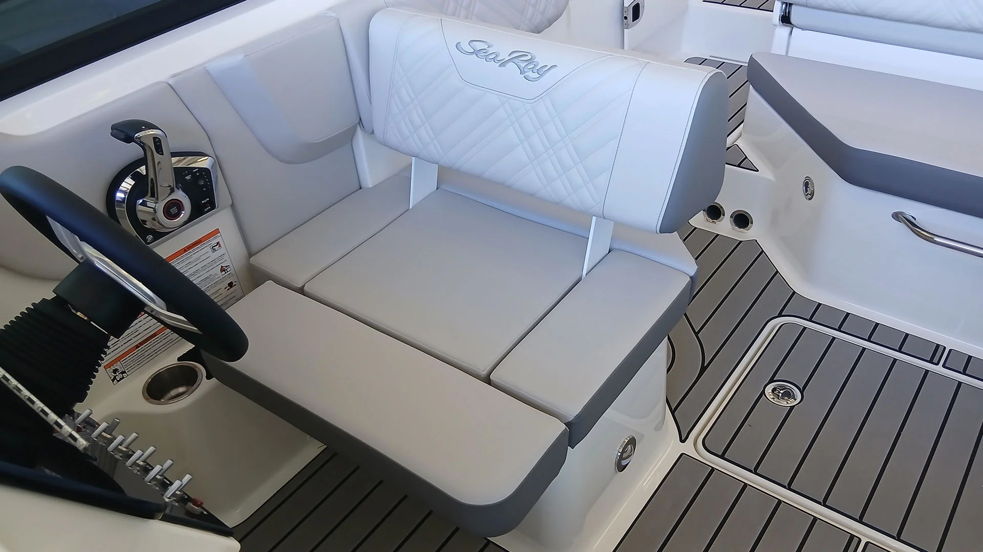barco-nuevo-entrega-inmediata-sea-ray-sdx-230-zona-patron