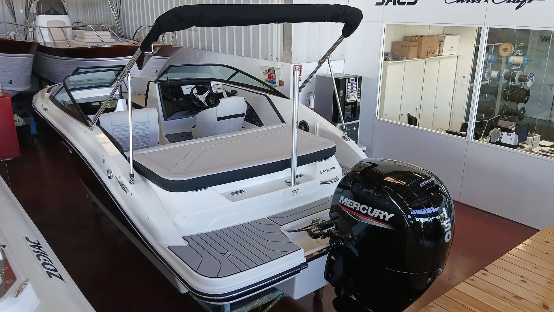 Barco nuevo entrega inmediata Sea RAy SPX 190 OB - En exposición