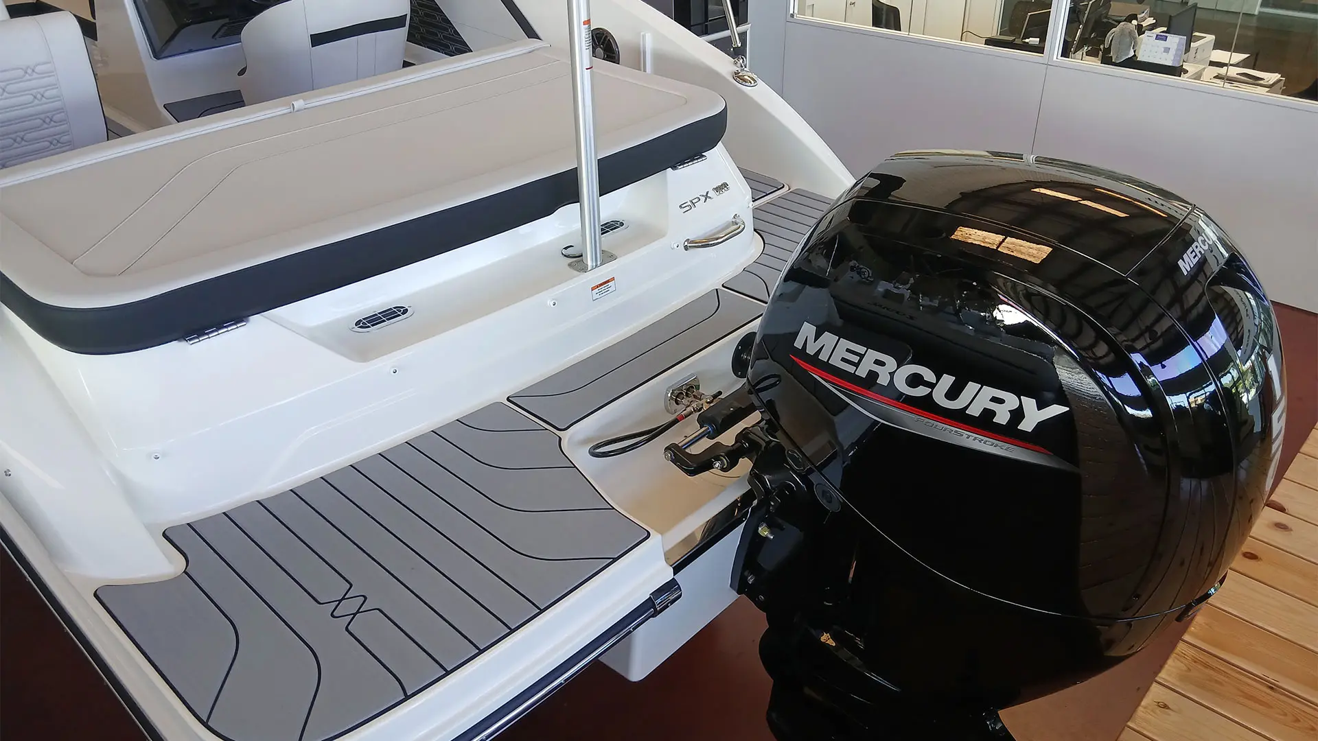 Barco nuevo entrega inmediata Sea RAy SPX 190 OB - Plataforma de baño