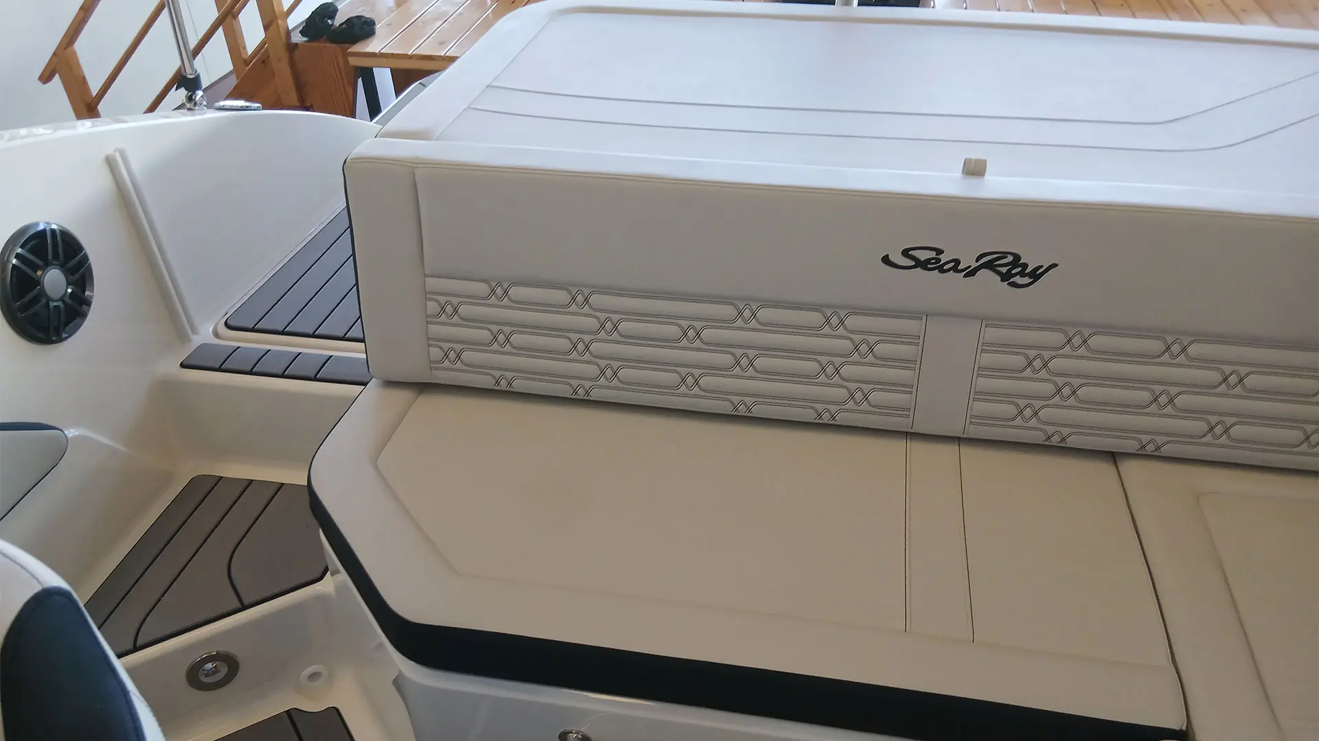 Barco nuevo entrega inmediata Sea RAy SPX 190 OB - Vista acceso
