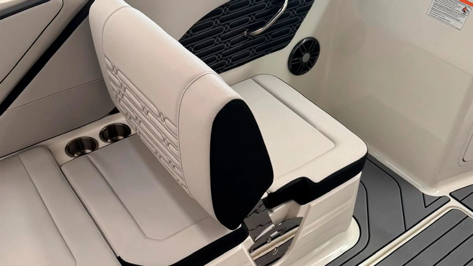 Barco nuevo entrega inmediata Sea Ray SPX 210 AP - Copiloto