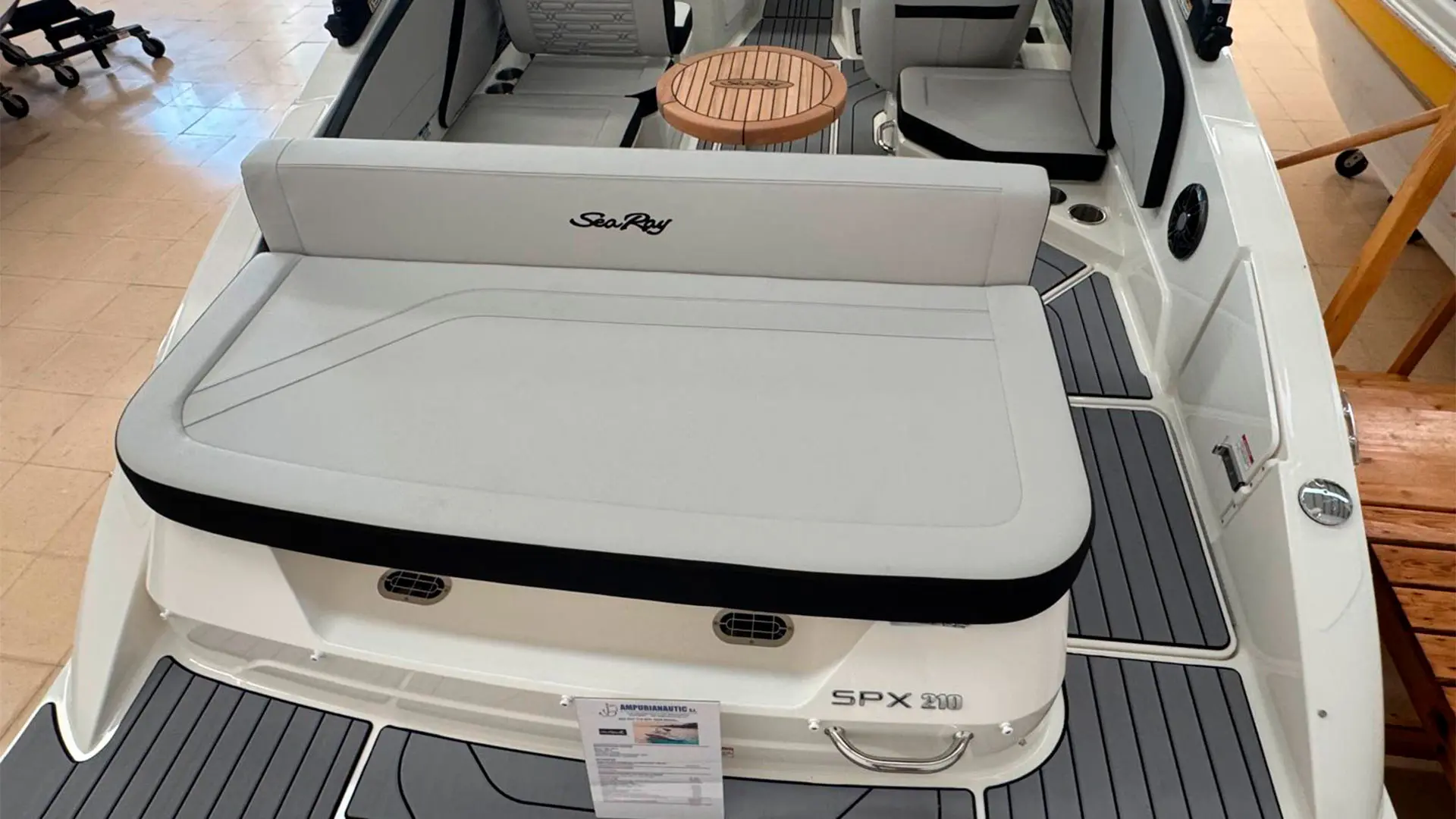 Barco nuevo entrega inmediata Sea Ray SPX 210 AP - Solárium popa