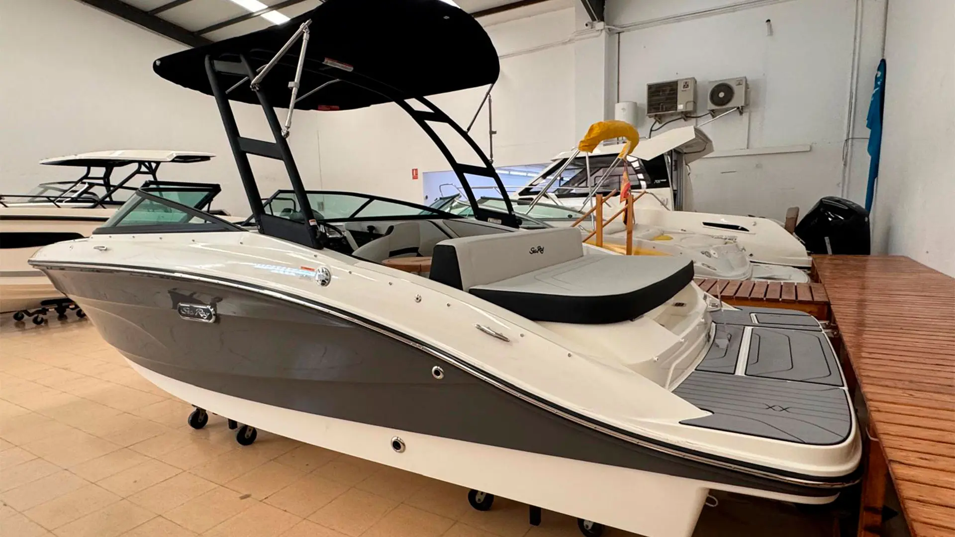 Barco nuevo entrega inmediata Sea Ray SPX 210 AP - Vista desde popa