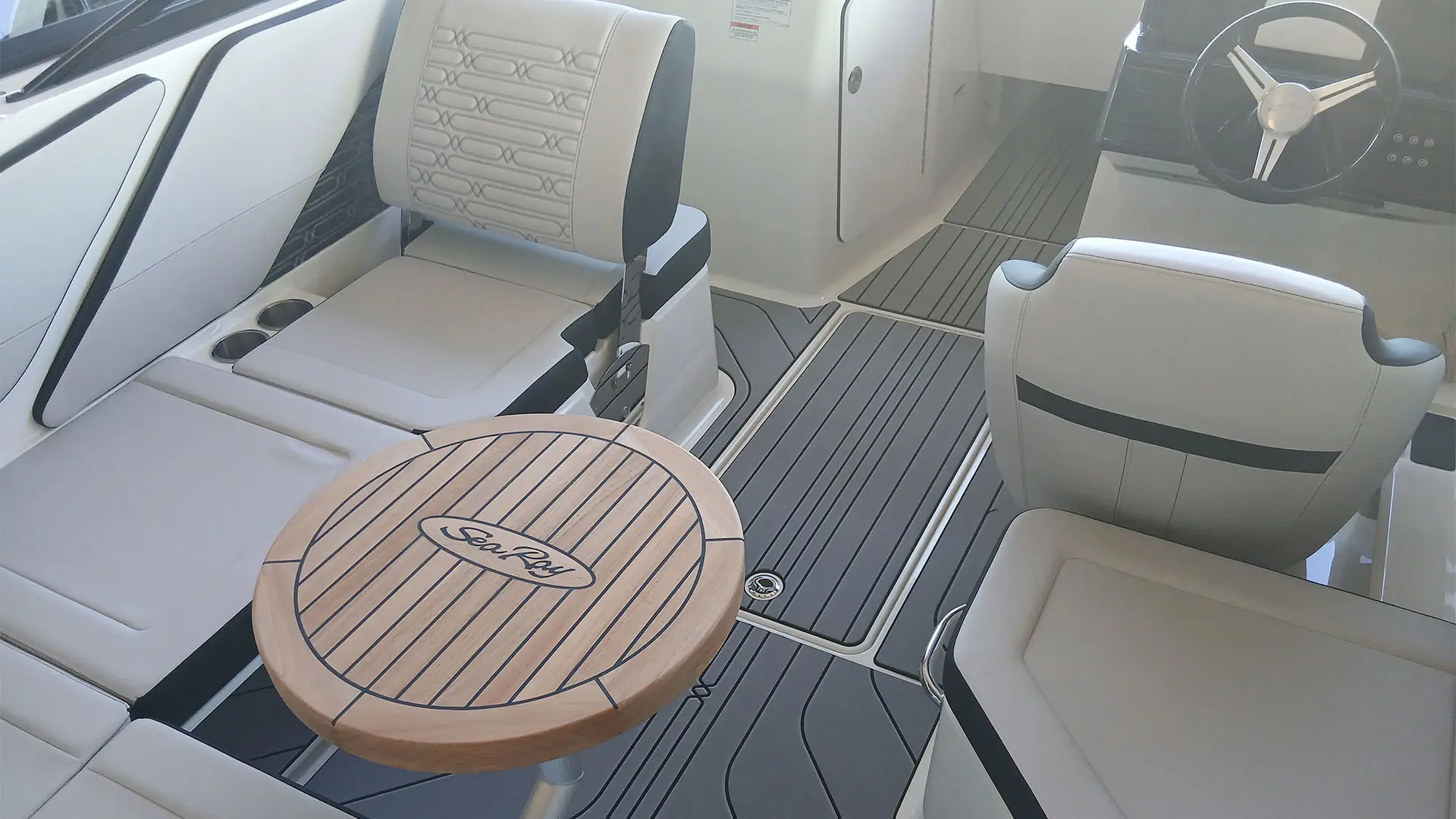Barco nuevo entrega inmediata Sea Ray SPX 210 OB - Asiento reclinable